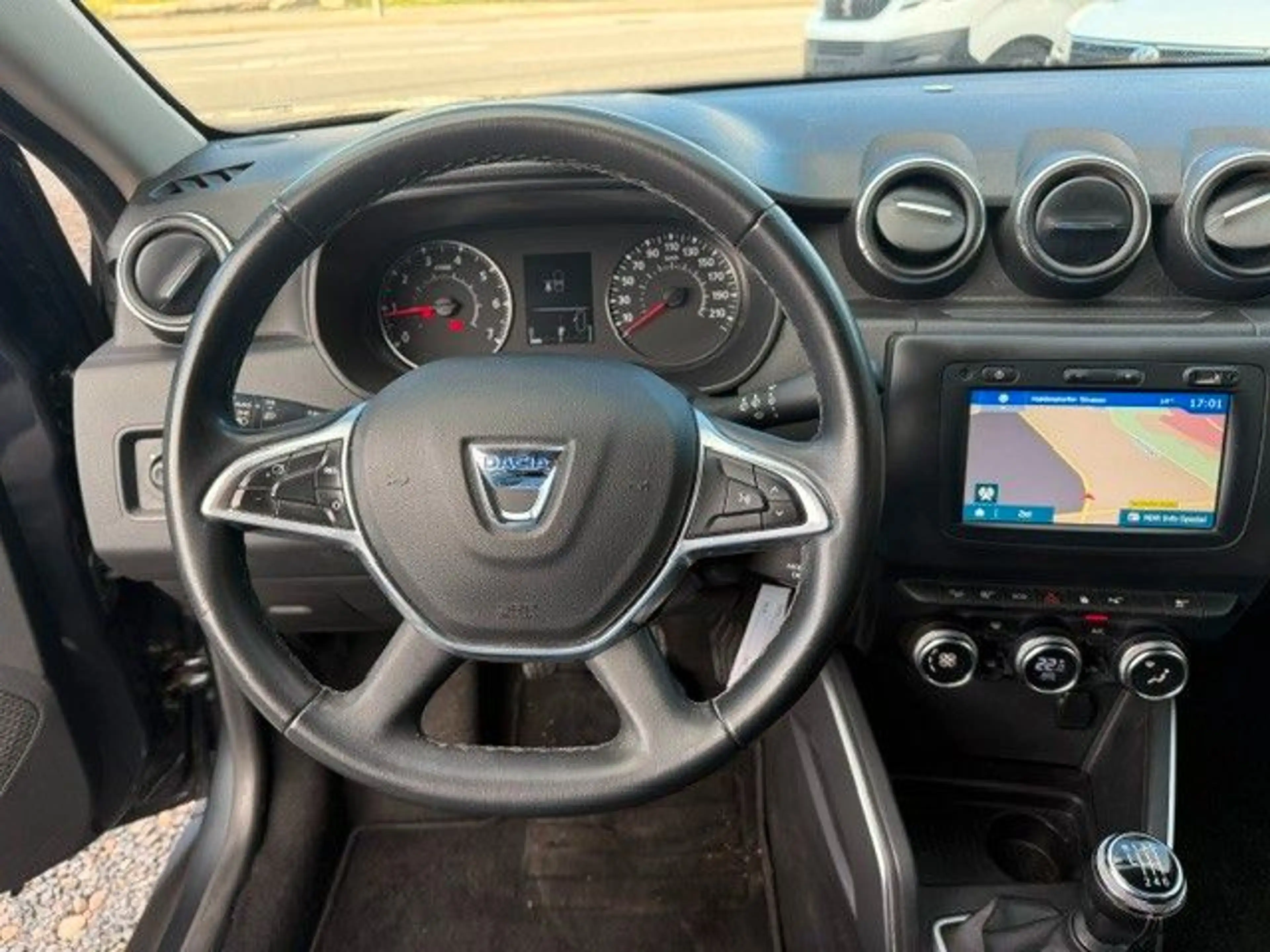 Dacia Duster II Prestige 4WD --Allrad/Navi-- — photo 8