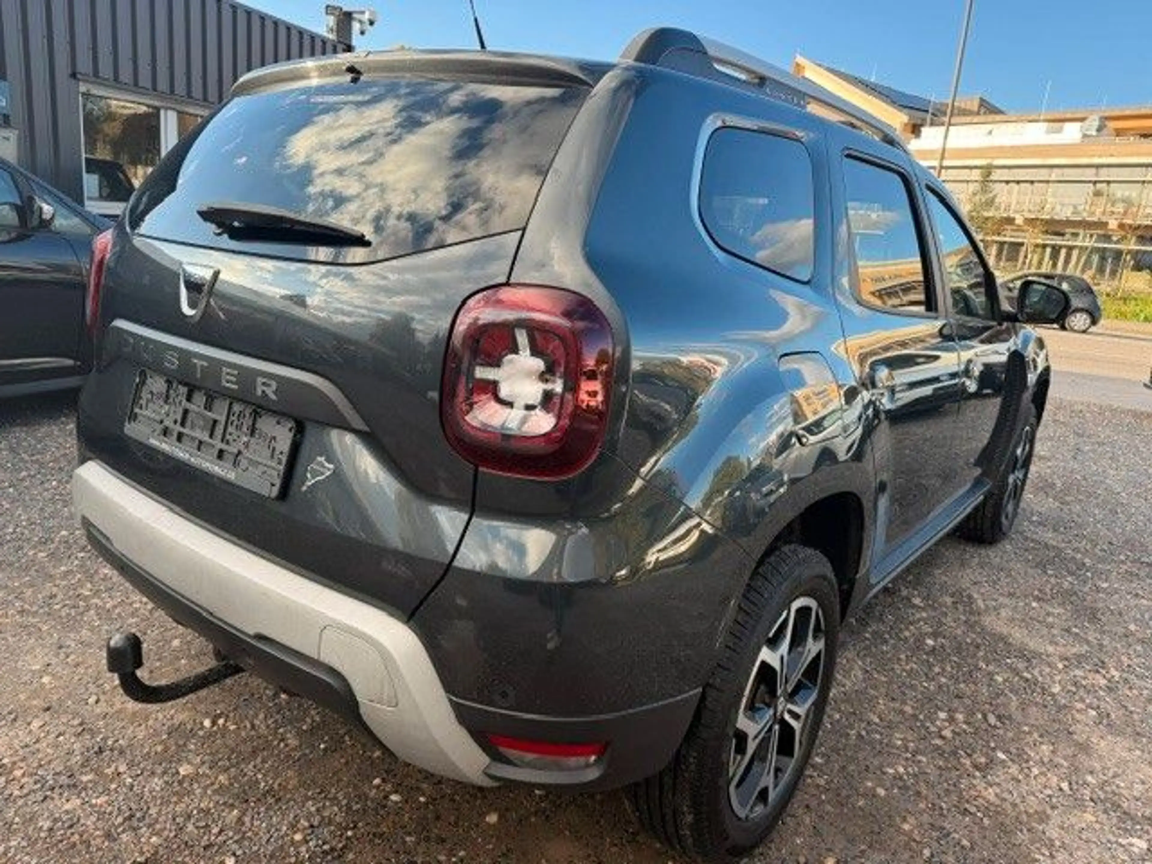Dacia Duster II Prestige 4WD --Allrad/Navi-- — photo 4