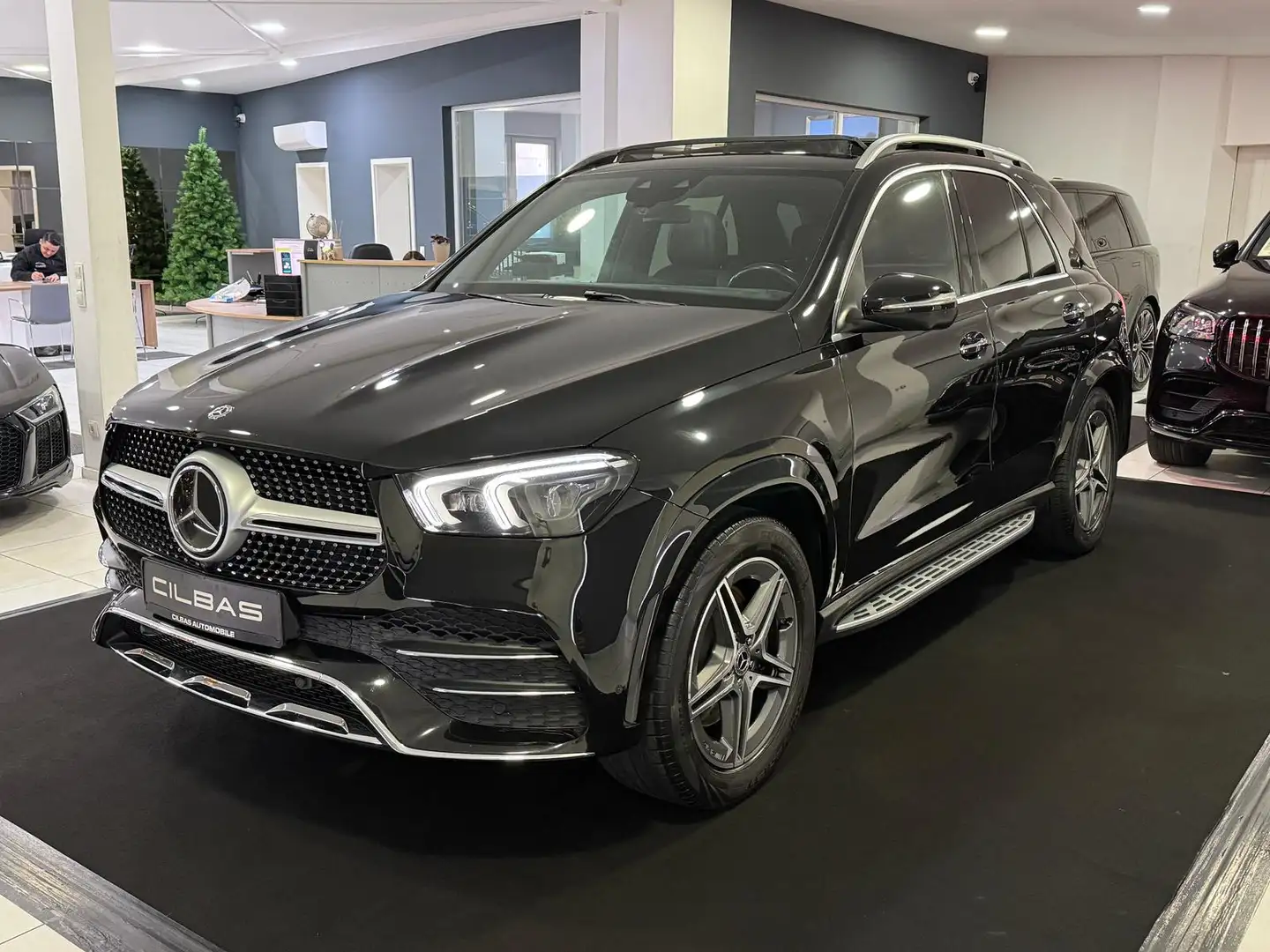 Mercedes-Benz GLE 300 d 4M AMG*AIR*PANO*360*HUD*DIST*MULTIBEAM Schwarz - 2