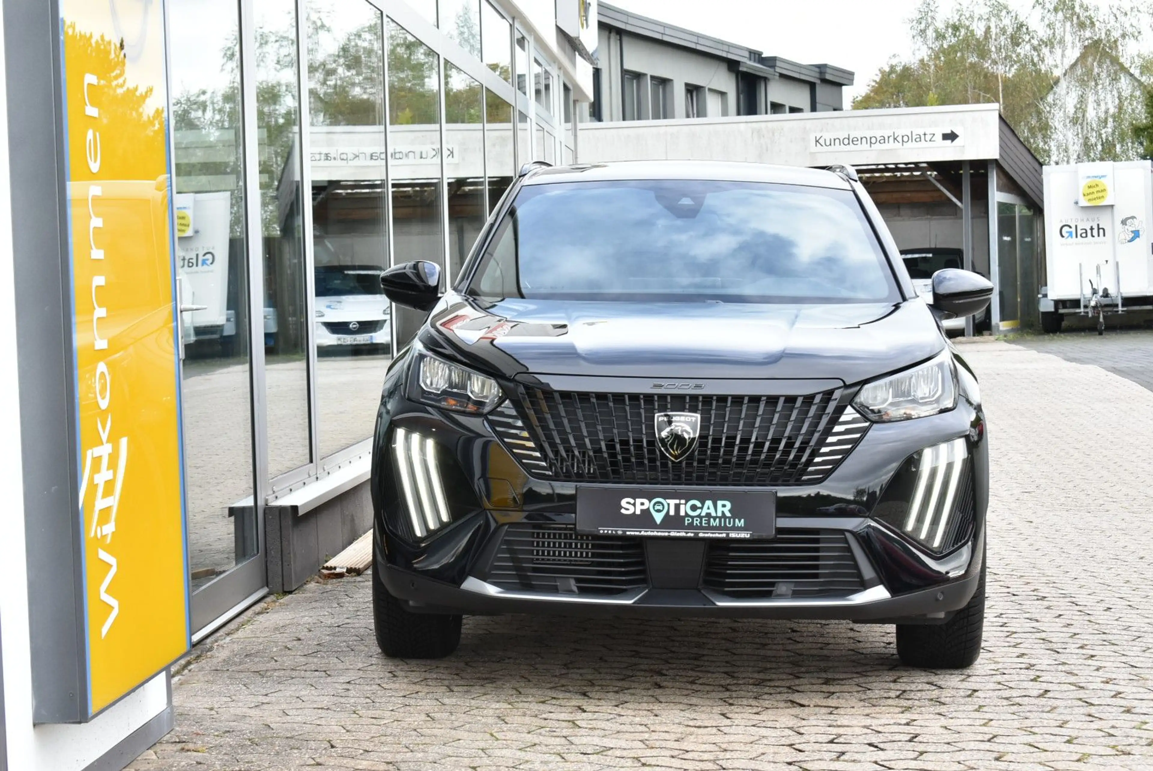 Peugeot 2008 Hybrid 145 Allure — photo 6
