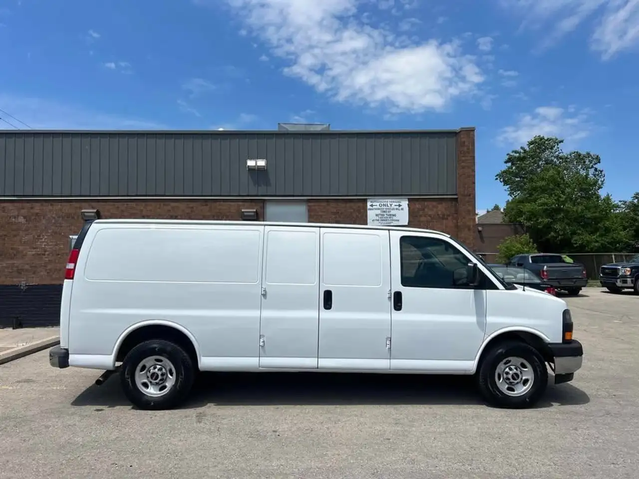 GMC Savana fotografie GMC Savana