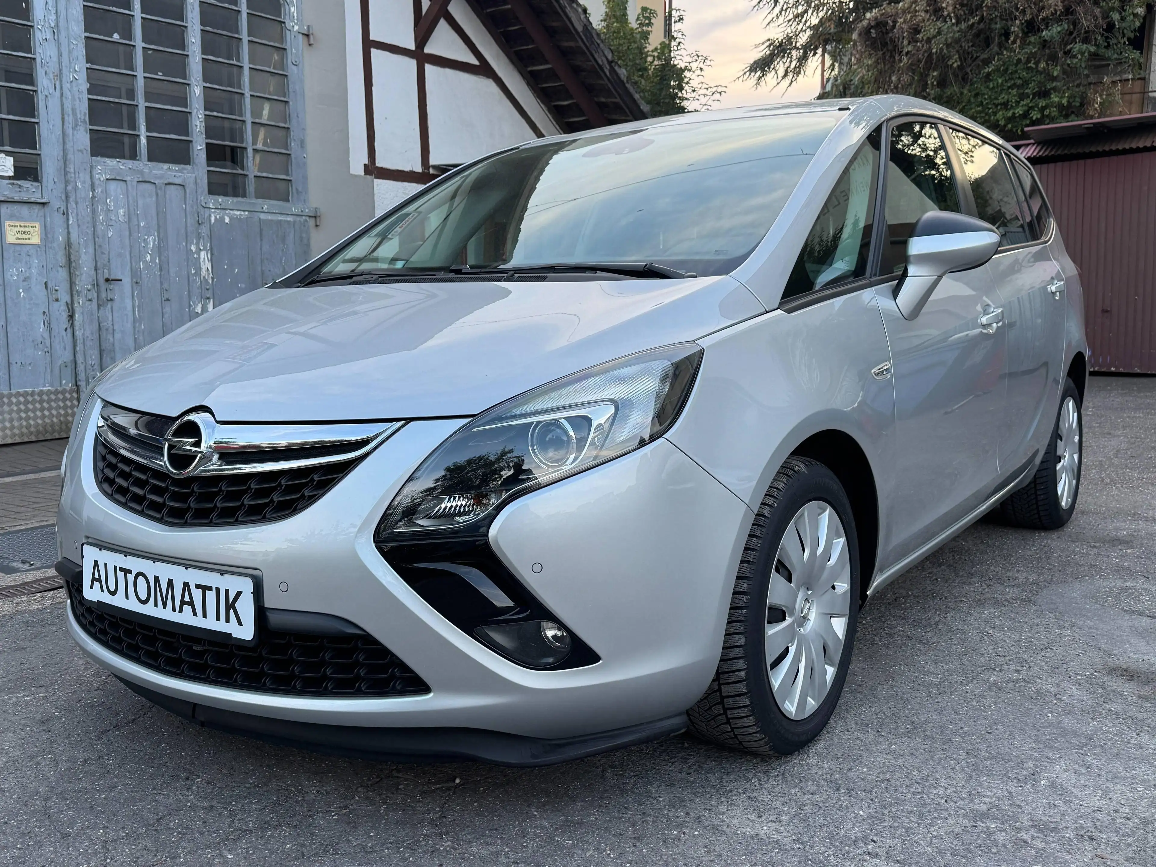 Opel Zafira Tourer 2,0 CDTI,Automatik,1.Hand,TÜV:Neu,PDC,8-fach Bereift.... — photo 2