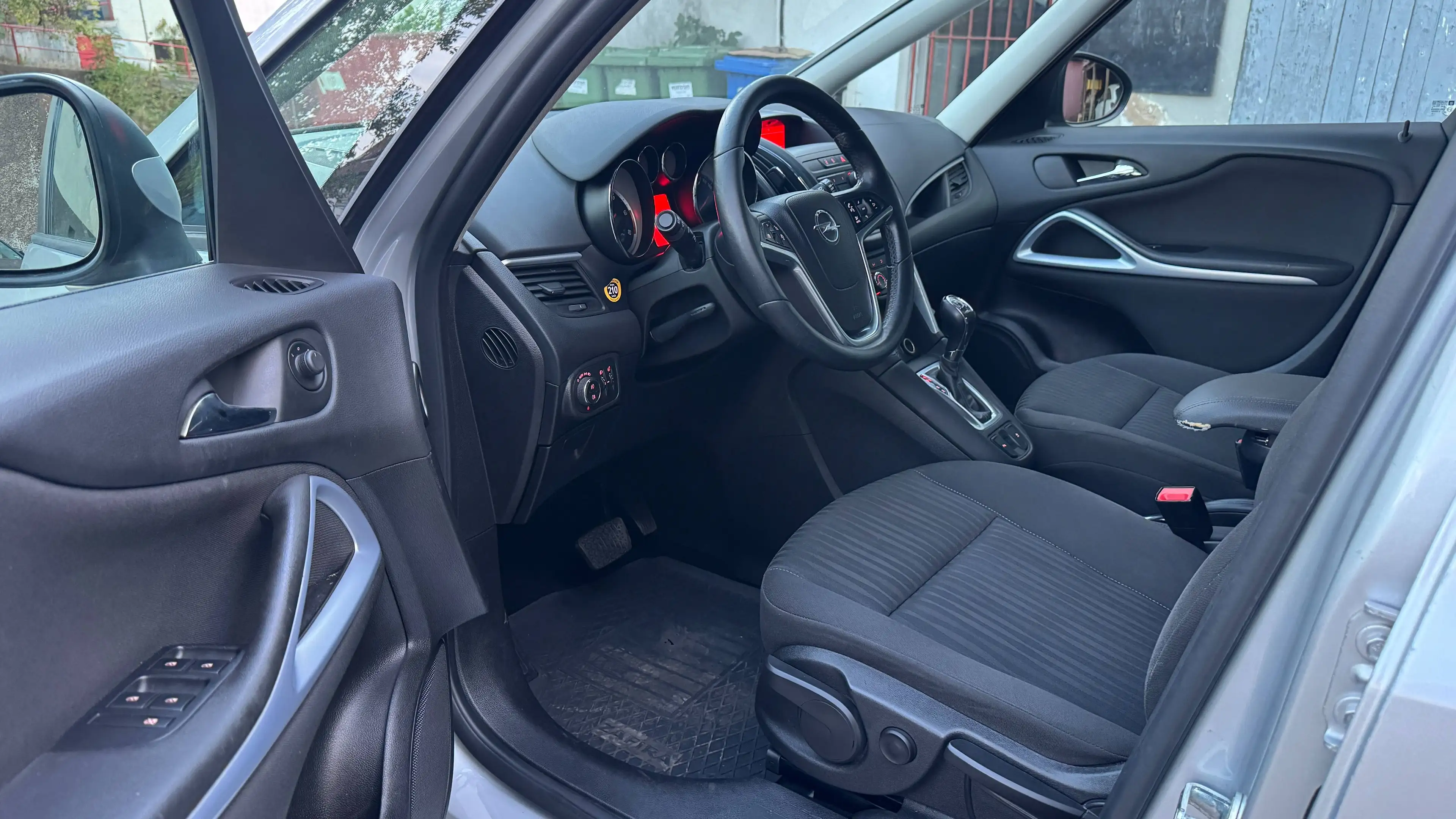 Opel Zafira Tourer 2,0 CDTI,Automatik,1.Hand,TÜV:Neu,PDC,8-fach Bereift.... — photo 13
