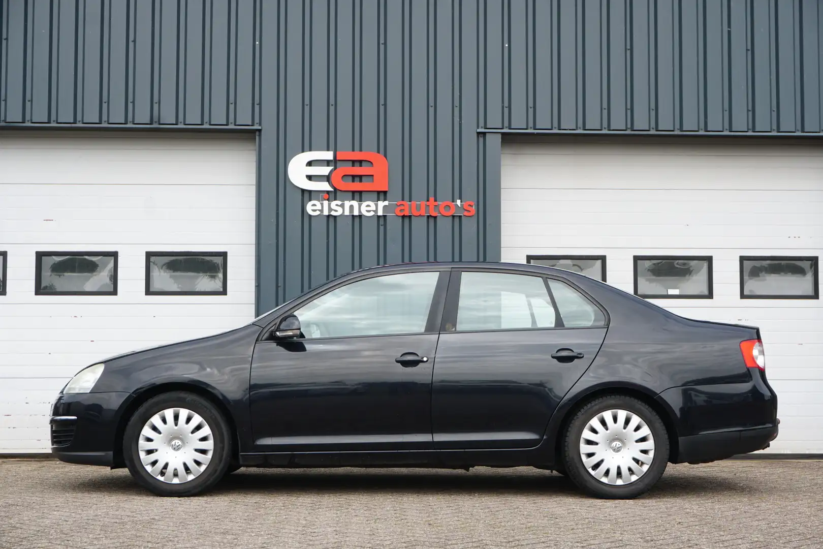 Volkswagen Jetta 1.6 NL AUTO DEALEROND. | AIRCO | CRUISE | TREKHAAK Noir - 2