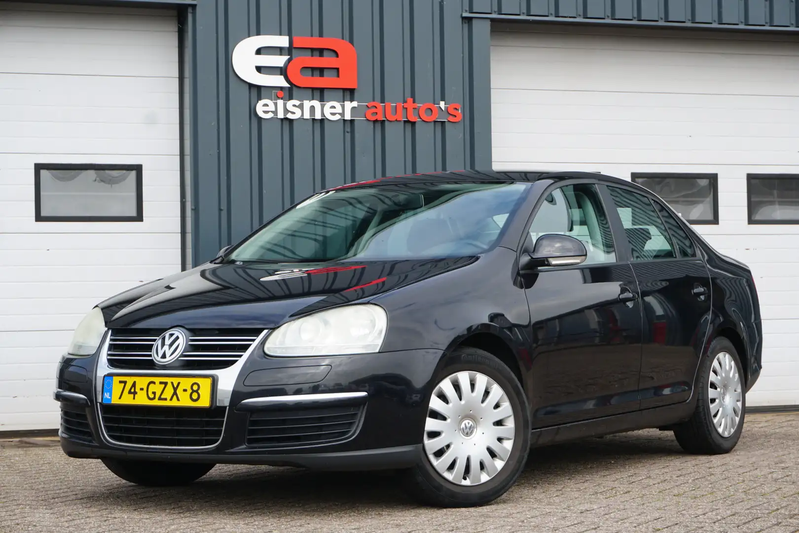 Volkswagen Jetta 1.6 NL AUTO DEALEROND. | AIRCO | CRUISE | TREKHAAK Noir - 1
