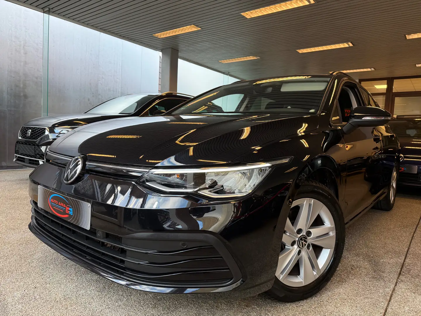 Volkswagen Golf Variant Golf SW 1.0 TSI Life OPF*CAMERA*GARANTIE12MOIS Black - 1