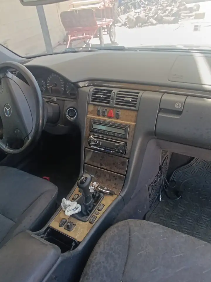 Mercedes-Benz E 220 CDI Elegance, foto 6