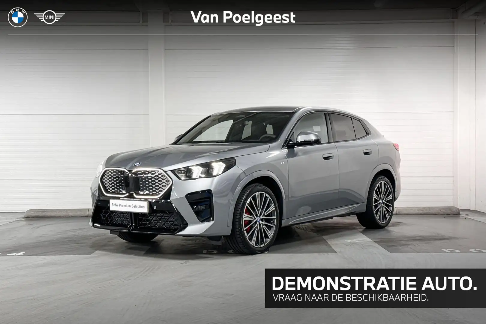BMW iX2 eDrive20 | M-Sport Pro | Innovation Pack | Driving Grijs - 1