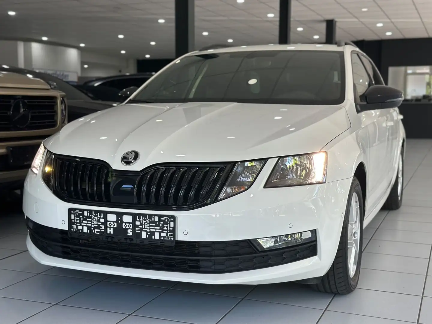 Skoda Octavia Combi Ambition*AHK*KAMERA*CARPLAY* Bianco - 2