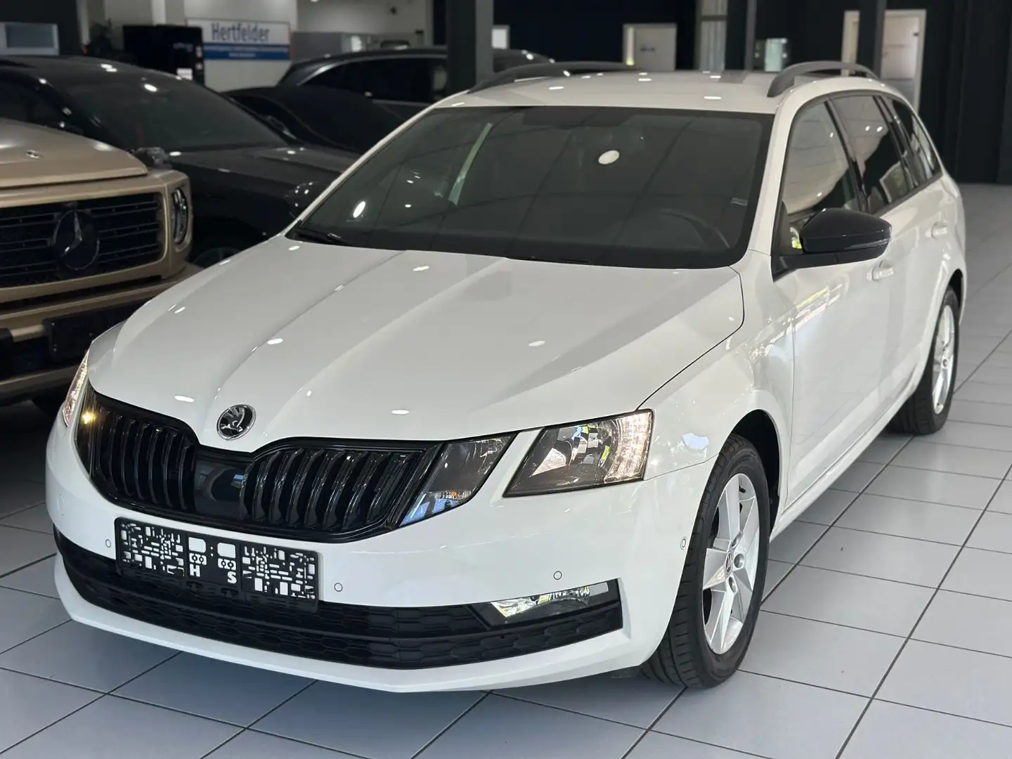 Skoda Octavia Combi Ambition*AHK*KAMERA*CARPLAY* Bianco - 1