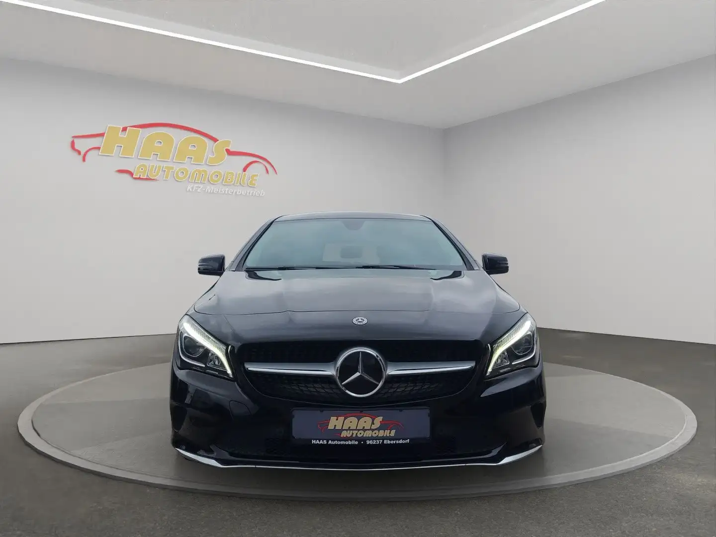 Mercedes-Benz CLA 220 d Shooting Brake *Navi*Keyless-Go*AHK* Schwarz - 2