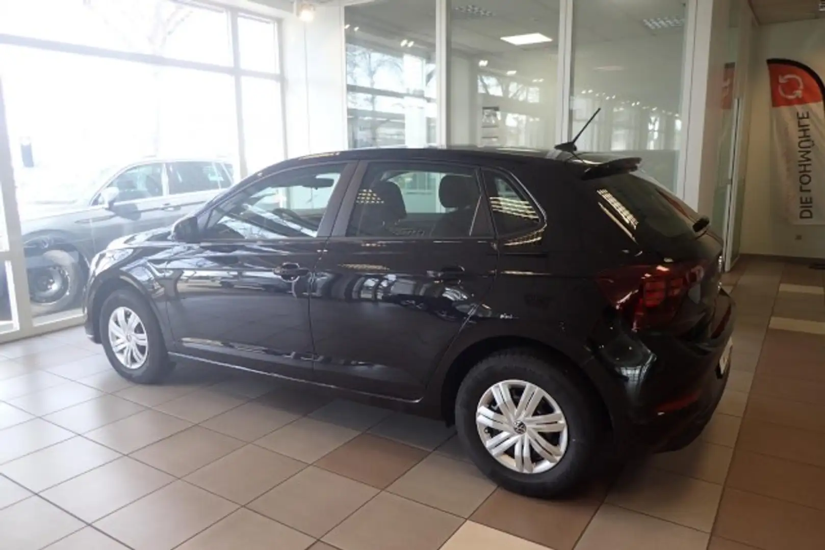 Volkswagen Polo 1,0 NW ohne EZ SITZHEIZUNG KLIMA LED DAB+ Klima Schwarz - 1
