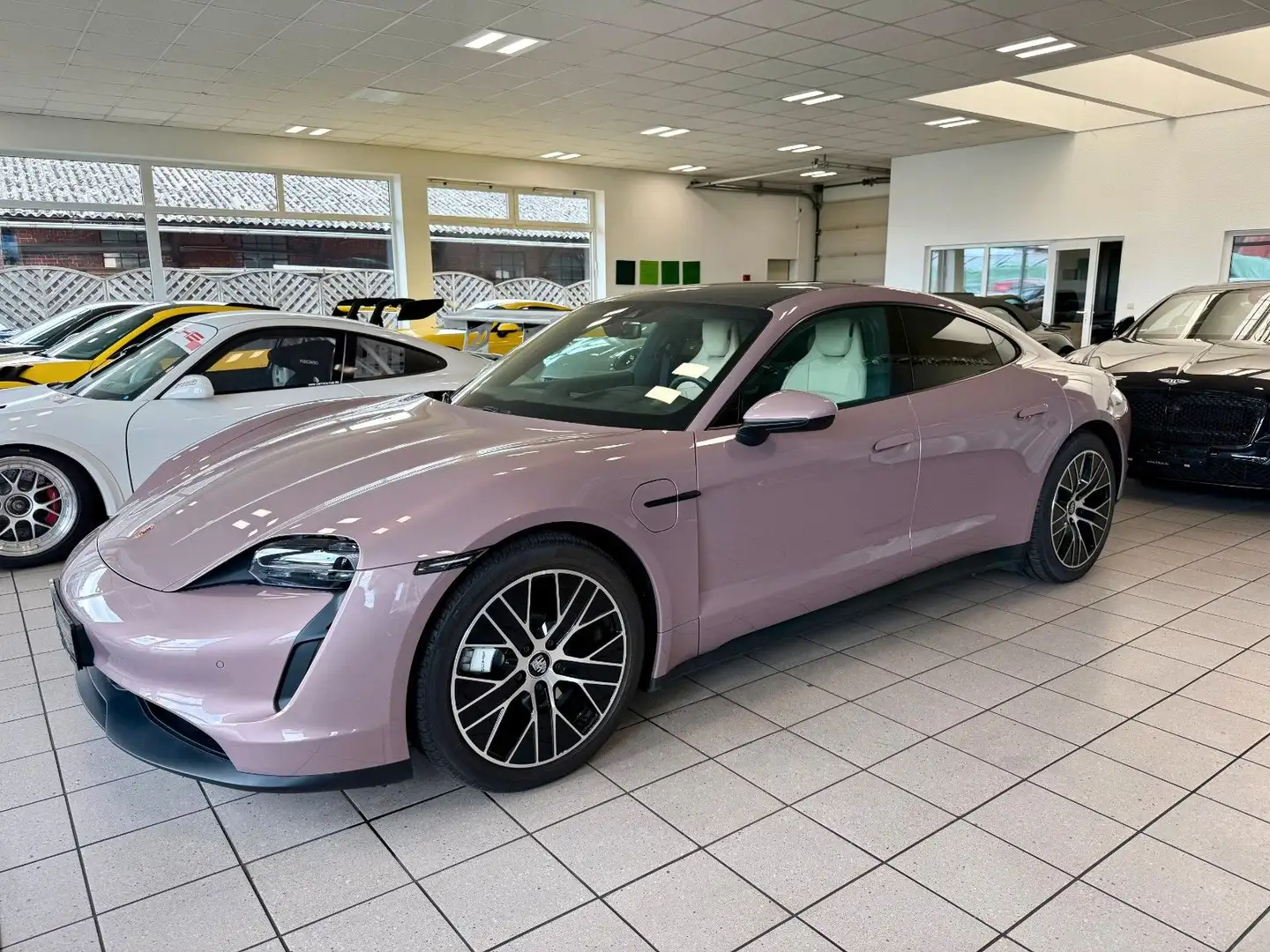 Porsche Taycan Performance/HeadUP/Panorama/APPROVED Rouge - 2