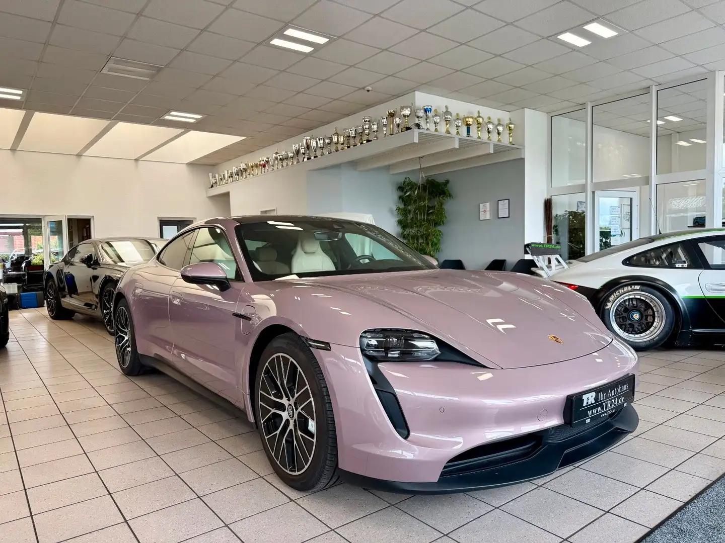 Porsche Taycan Performance/HeadUP/Panorama/APPROVED Rouge - 1