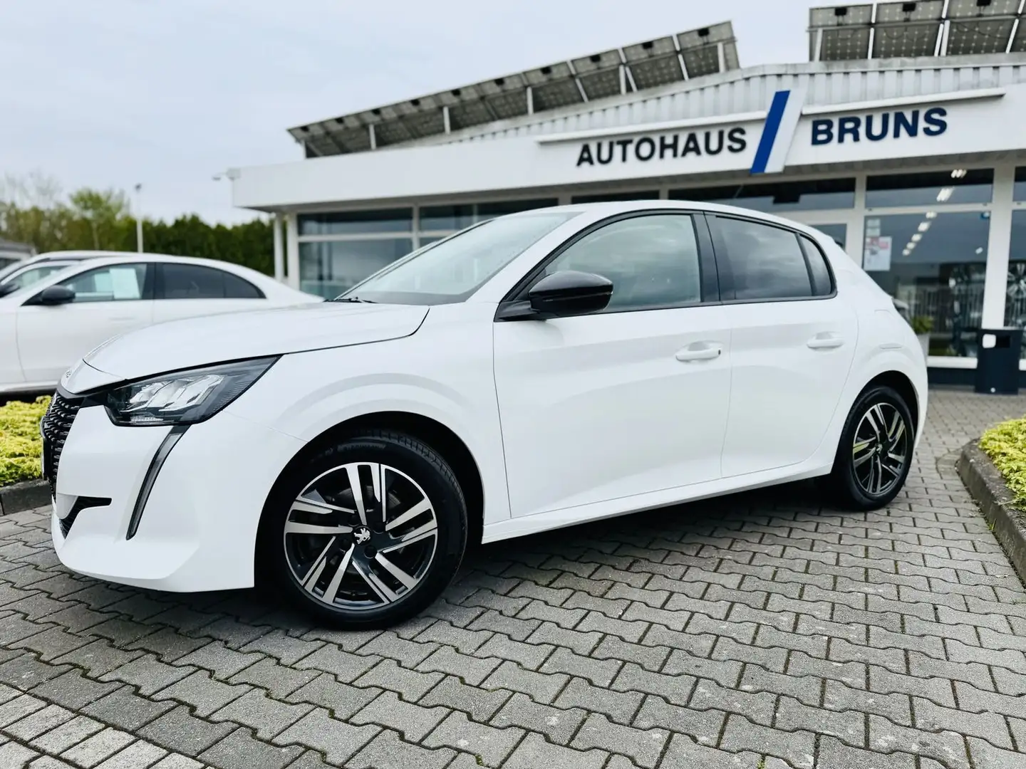 Peugeot 208 1,2 PURETECH 100 ALLURE, RFK, LED, MirrorLink, PTS Blanco - 2