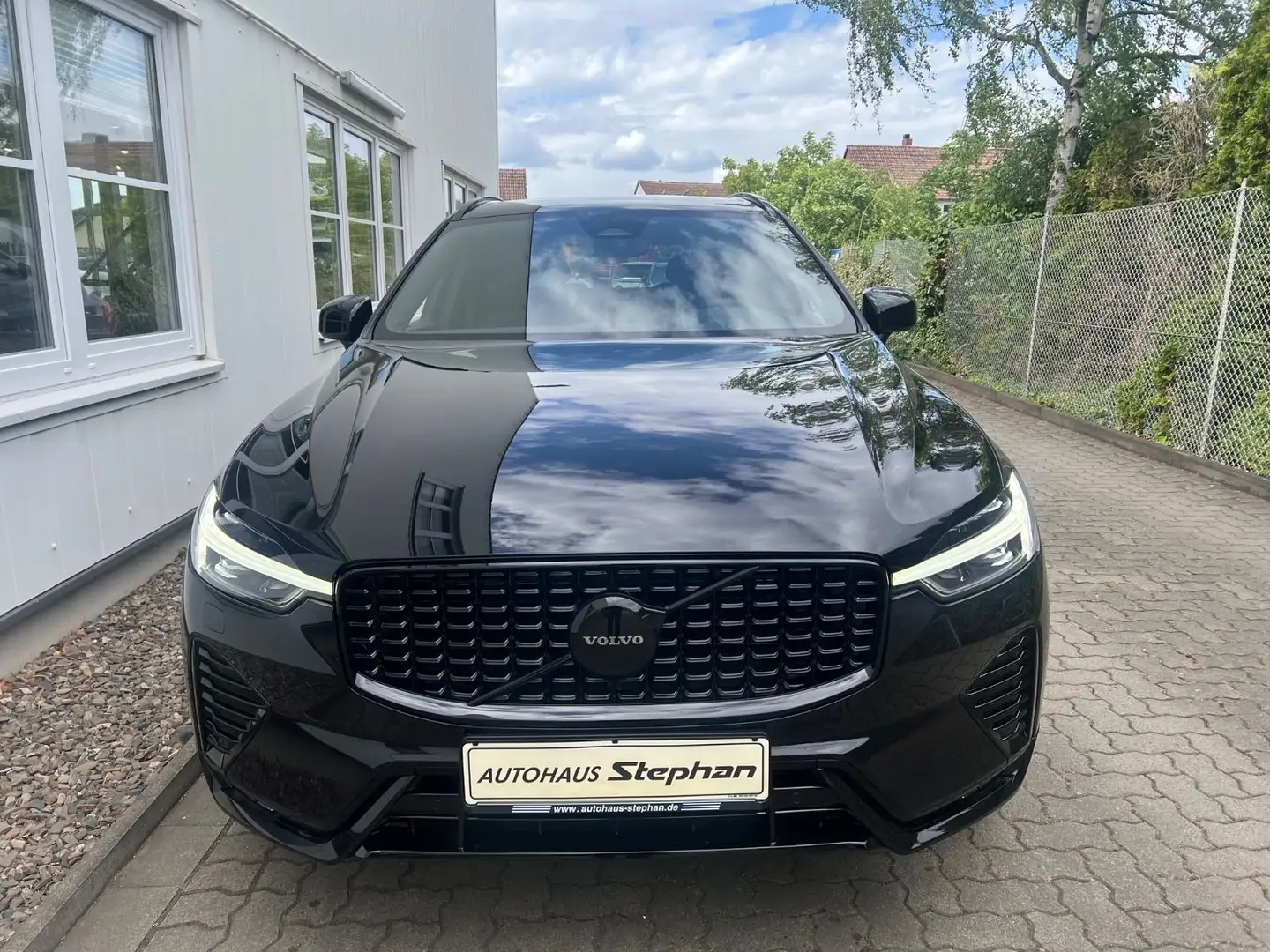 Volvo XC60 B5 AWD Geartronic Plus Black Edition -20% Чёрный - 2