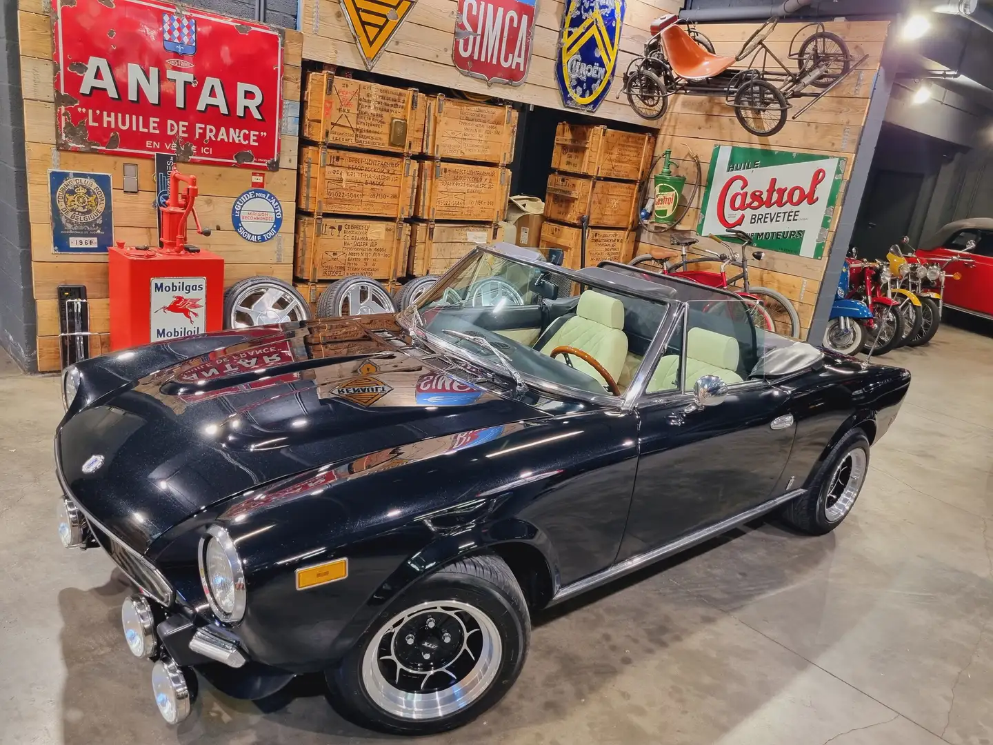 Fiat 124 Spider VOITURE DE COLLECTION PRIVEE & TRES PARTICULIERE Noir - 2