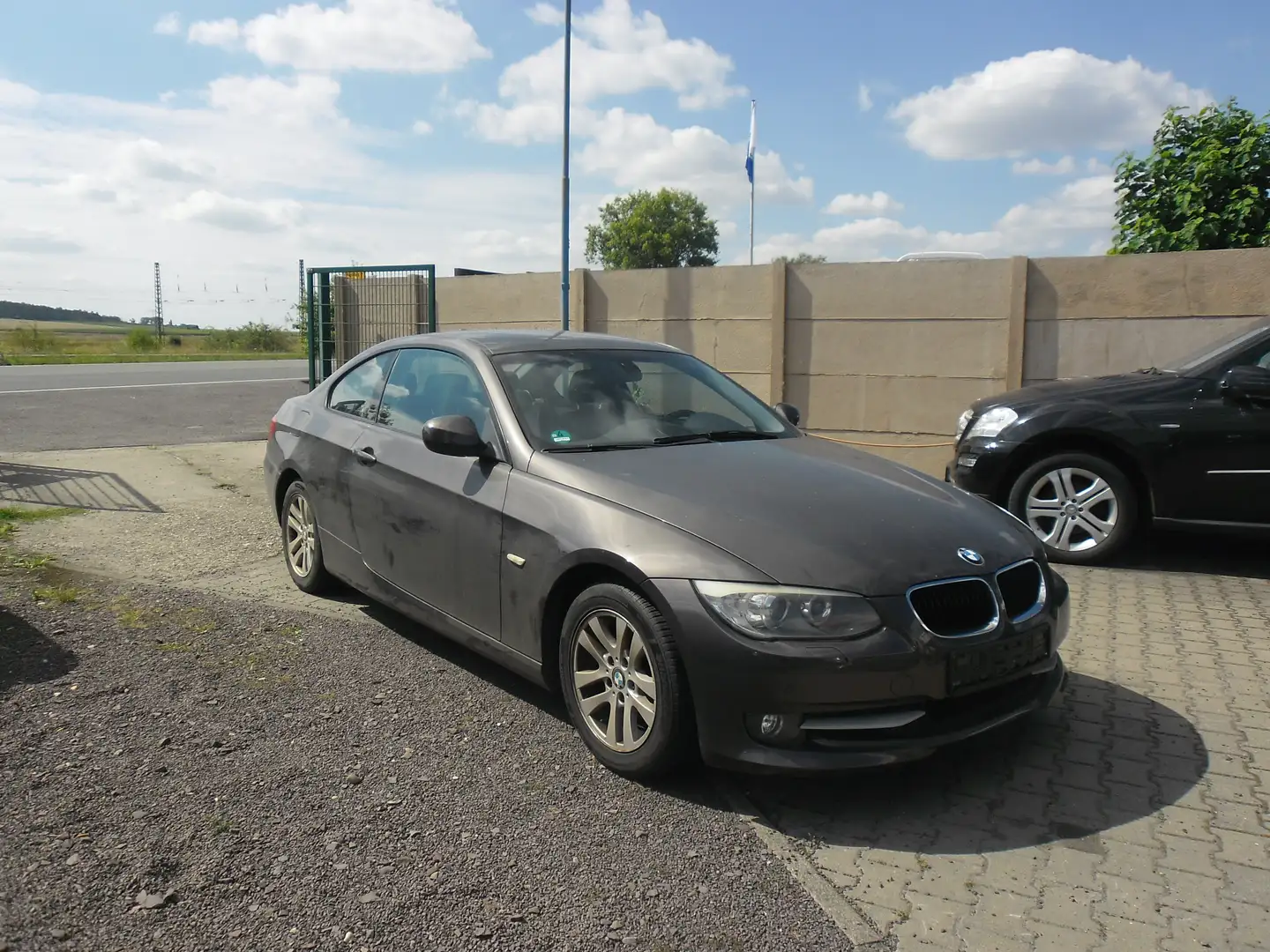 BMW 320 320i Navi,Xenon,Leder,PDC Šedá - 1