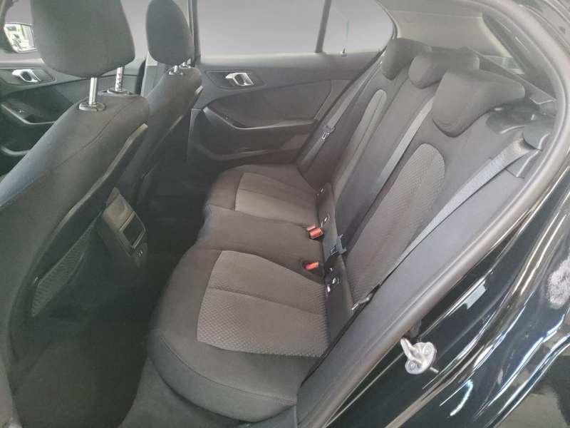 BMW 120 d Limousine Advantage LED Lane AUT PDC SHZ — photo 10