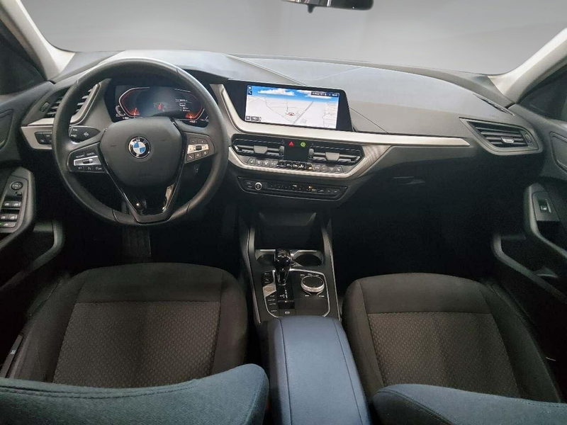 BMW 120 d Limousine Advantage LED Lane AUT PDC SHZ — photo 5