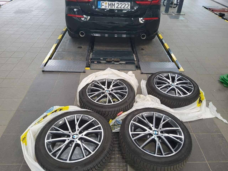 BMW 120 d Limousine Advantage LED Lane AUT PDC SHZ — photo 13