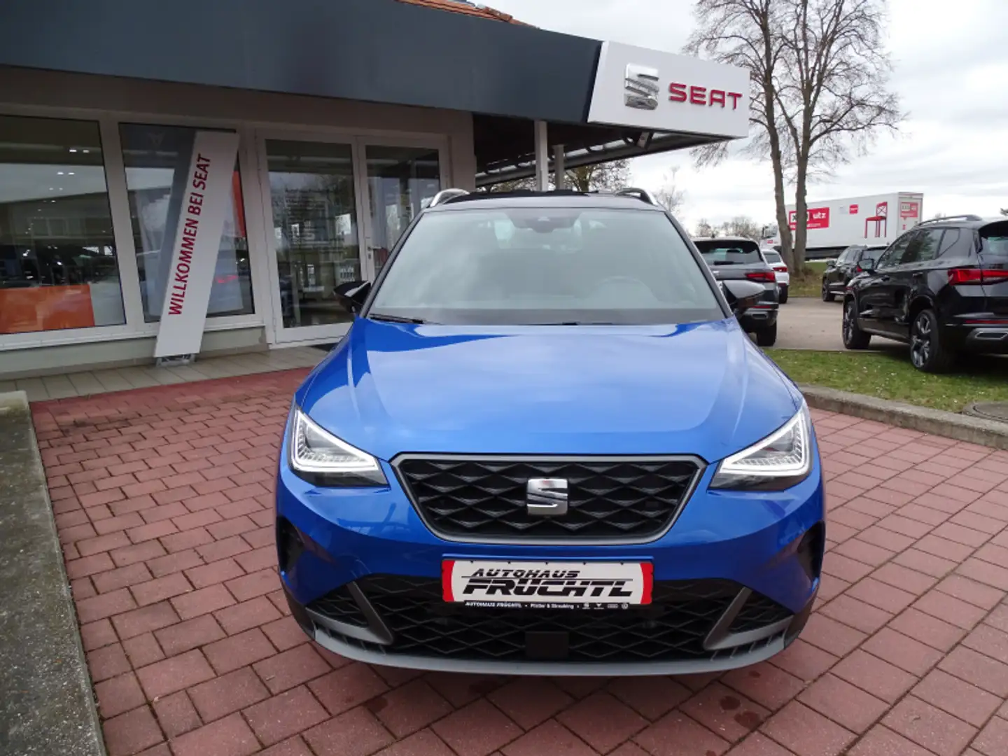 SEAT Arona Arona 1.0 TSI FR DSG 115PS AHK Navi ACC 18"Alu Par Zwart - 2