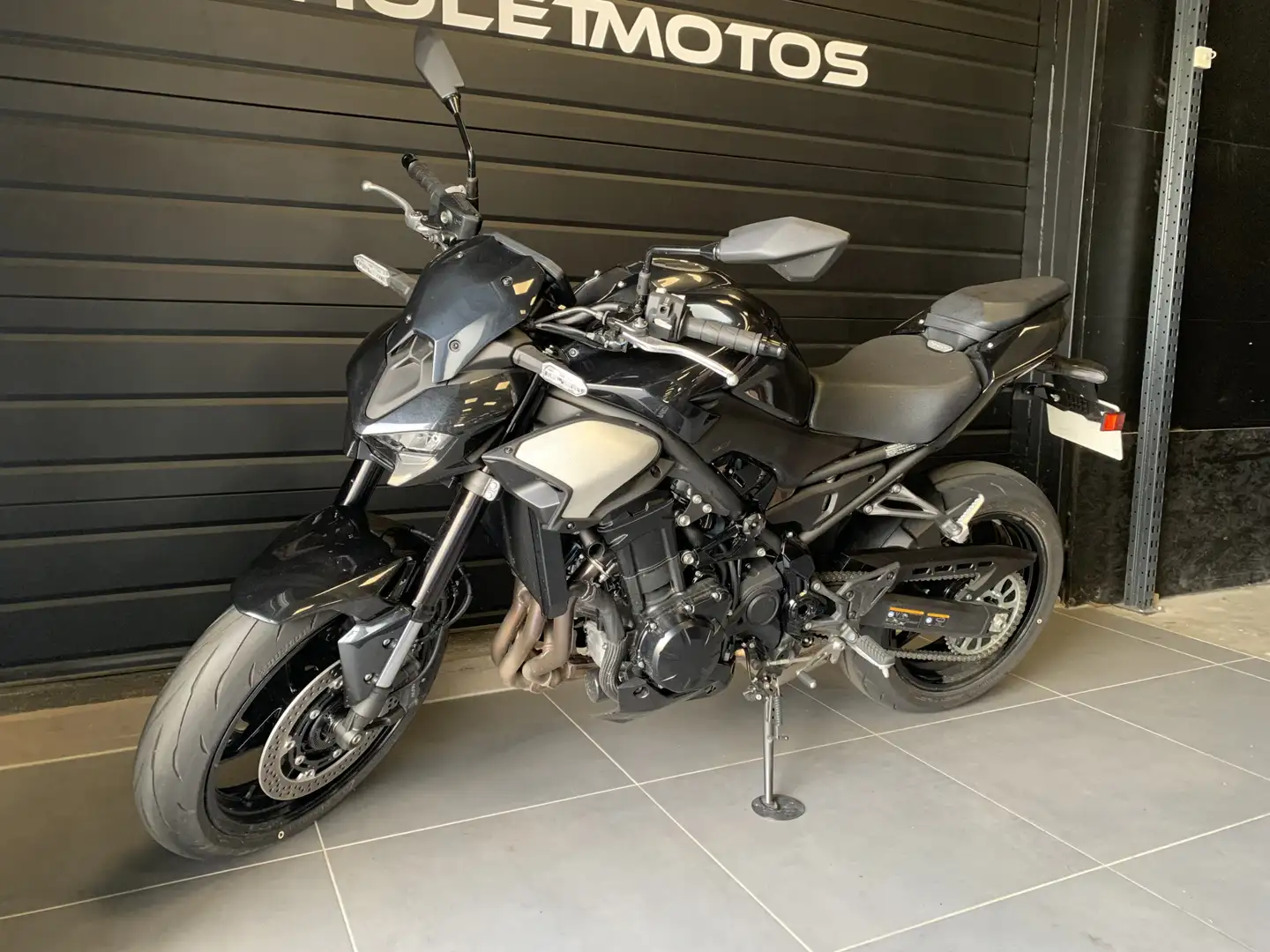 Kawasaki Z 900 Noir - 2