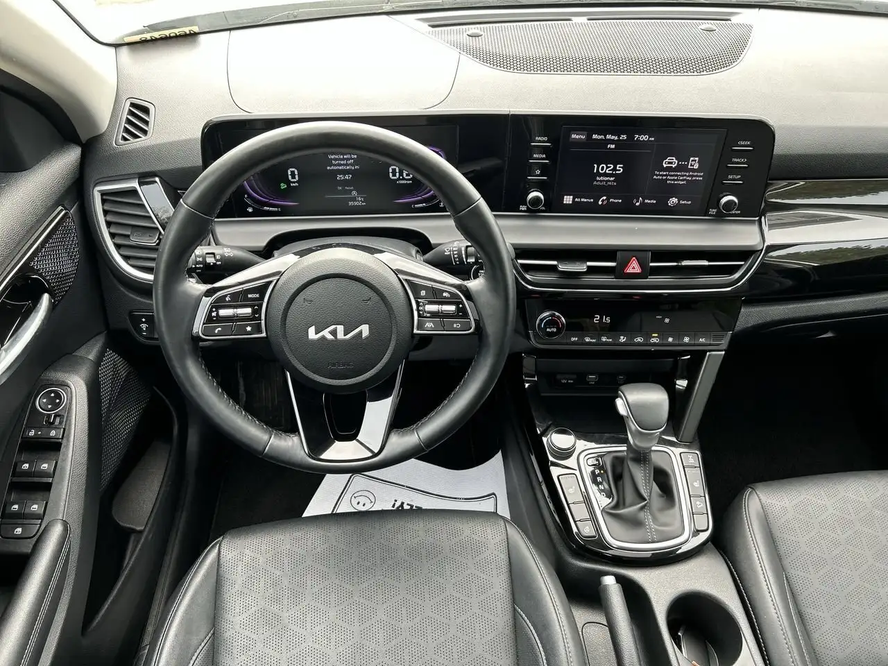 Kia Seltos снимка Kia Seltos