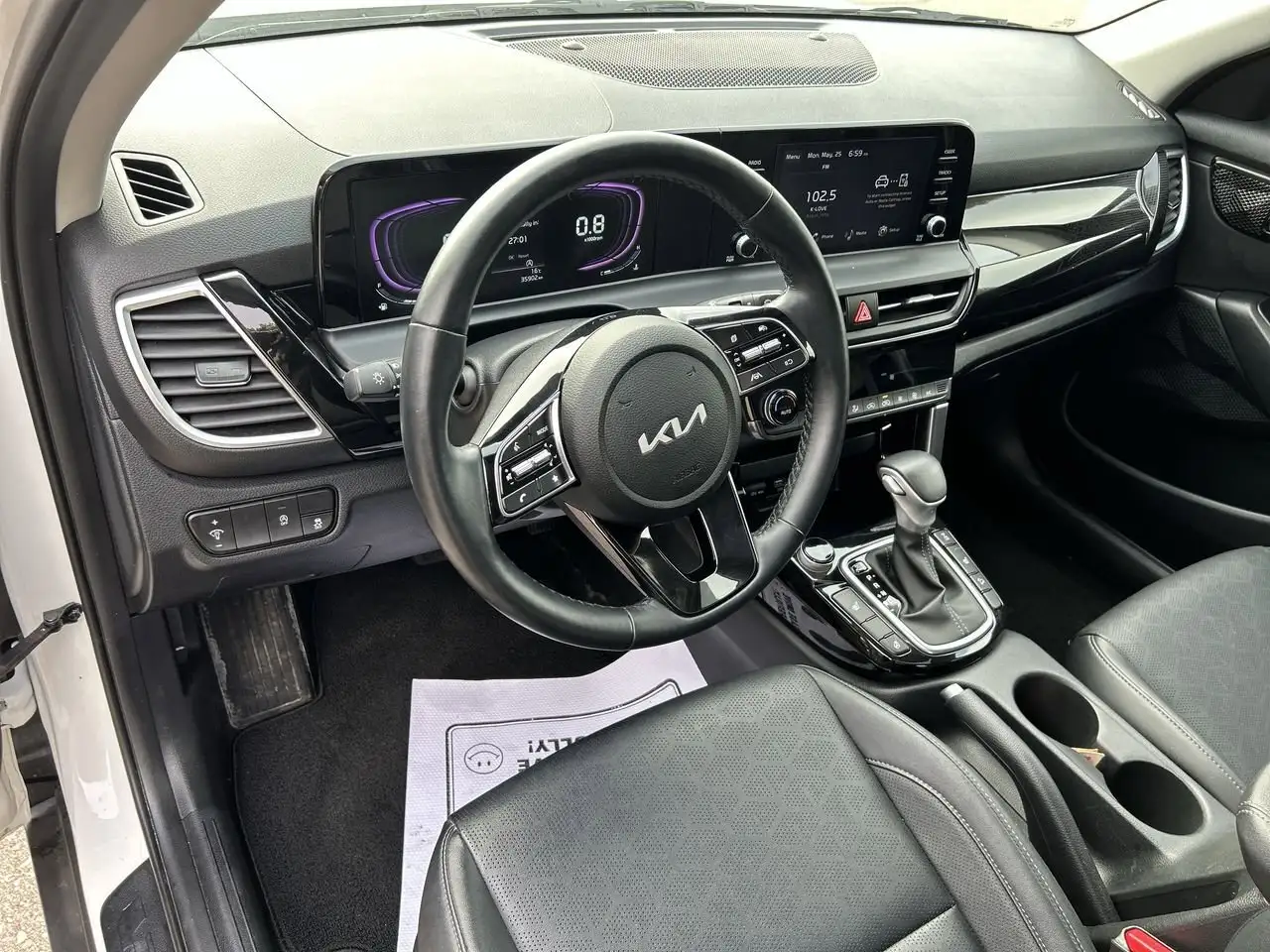 Kia Seltos снимка Kia Seltos