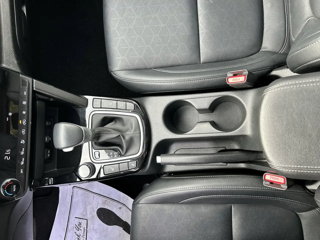 Kia Seltos снимка Kia Seltos