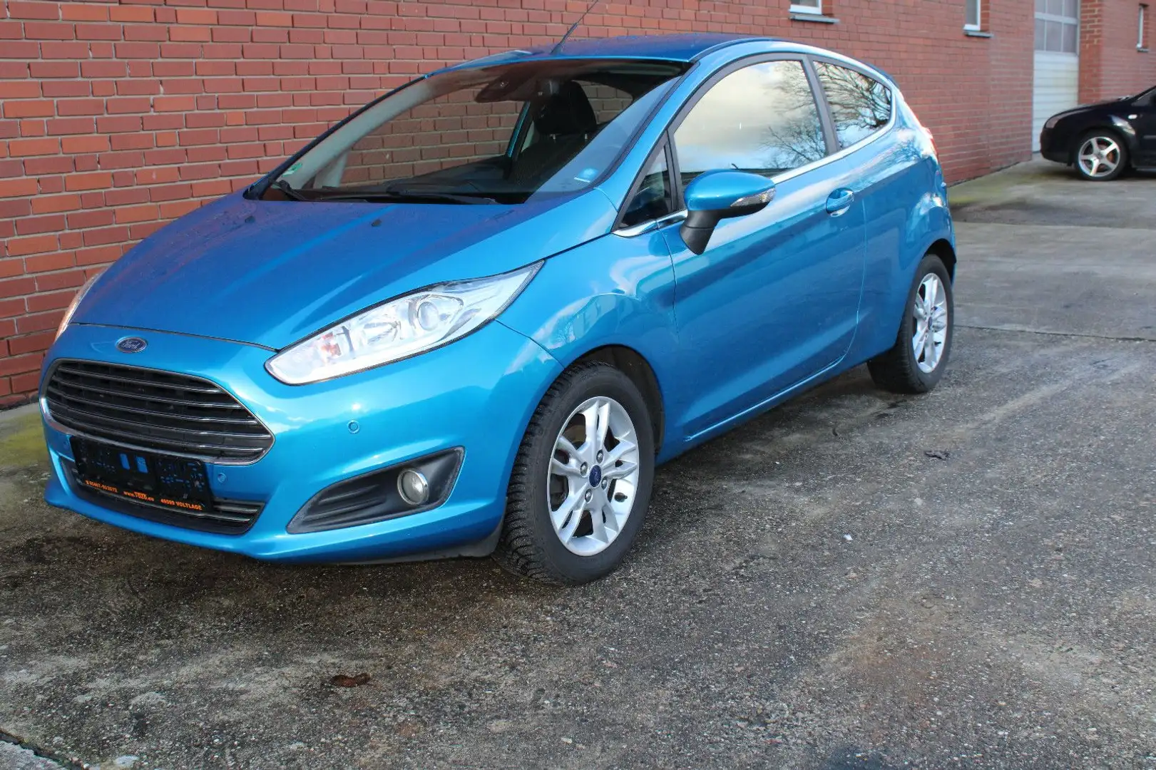 Ford Fiesta Titanium Blau - 1
