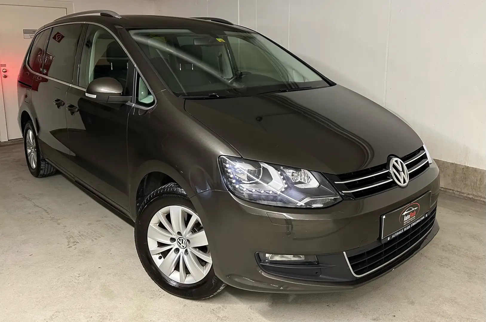 Volkswagen Sharan KARAT Comfortline BMT 4Motion Braun - 1