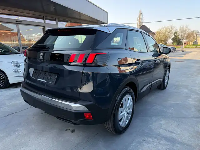 Peugeot 3008 view 5