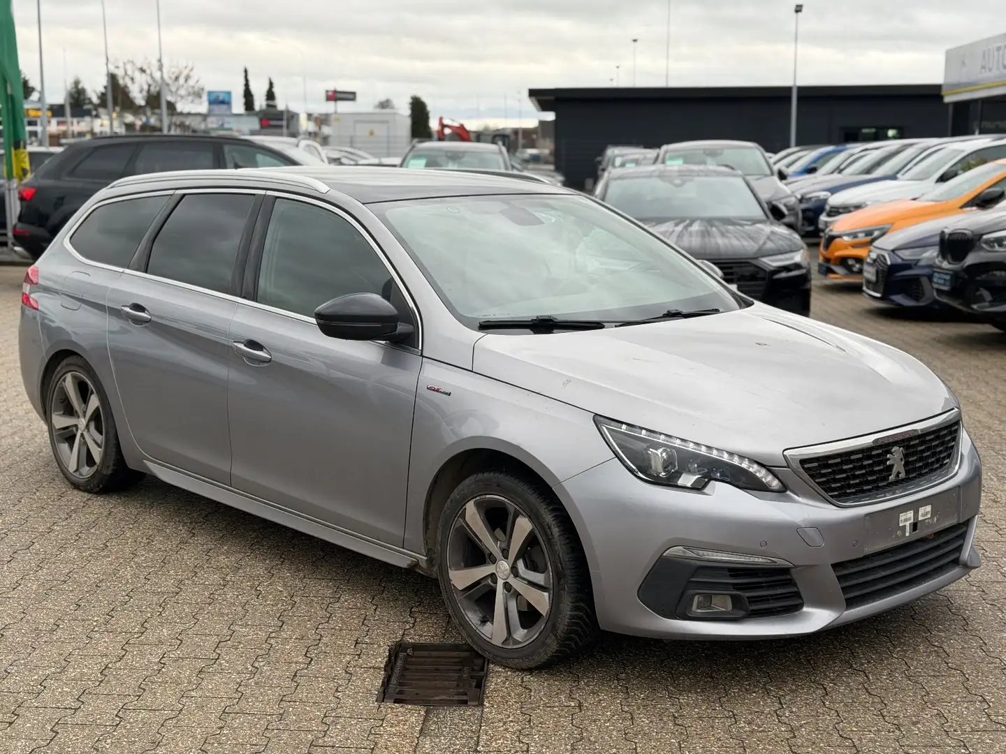 Peugeot 308 SW GT Line Euro6d, Pano,Navi,Klimmaut. Gri - 2