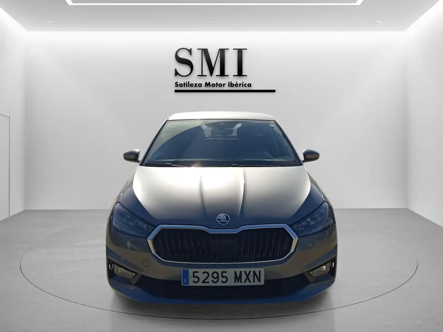 Skoda Fabia 1.0 TSI Selection 70kW Gris - 2