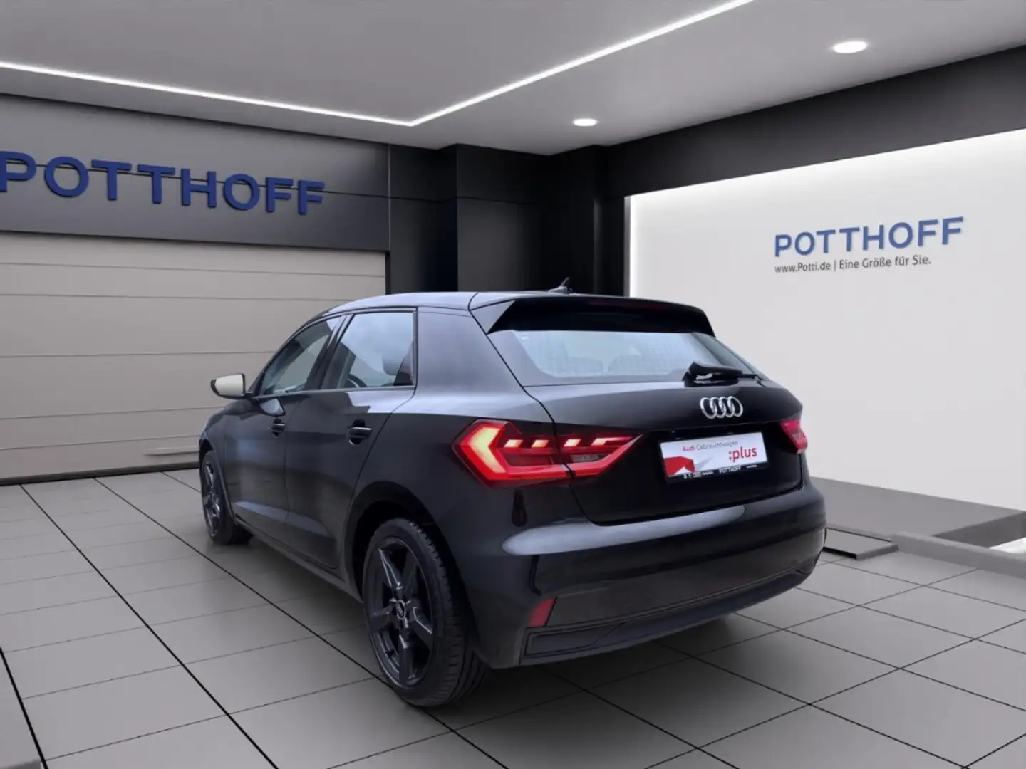 Audi A1 Sportback 25 TFSI SITZHZG LED PDC LM17 Schwarz - 2