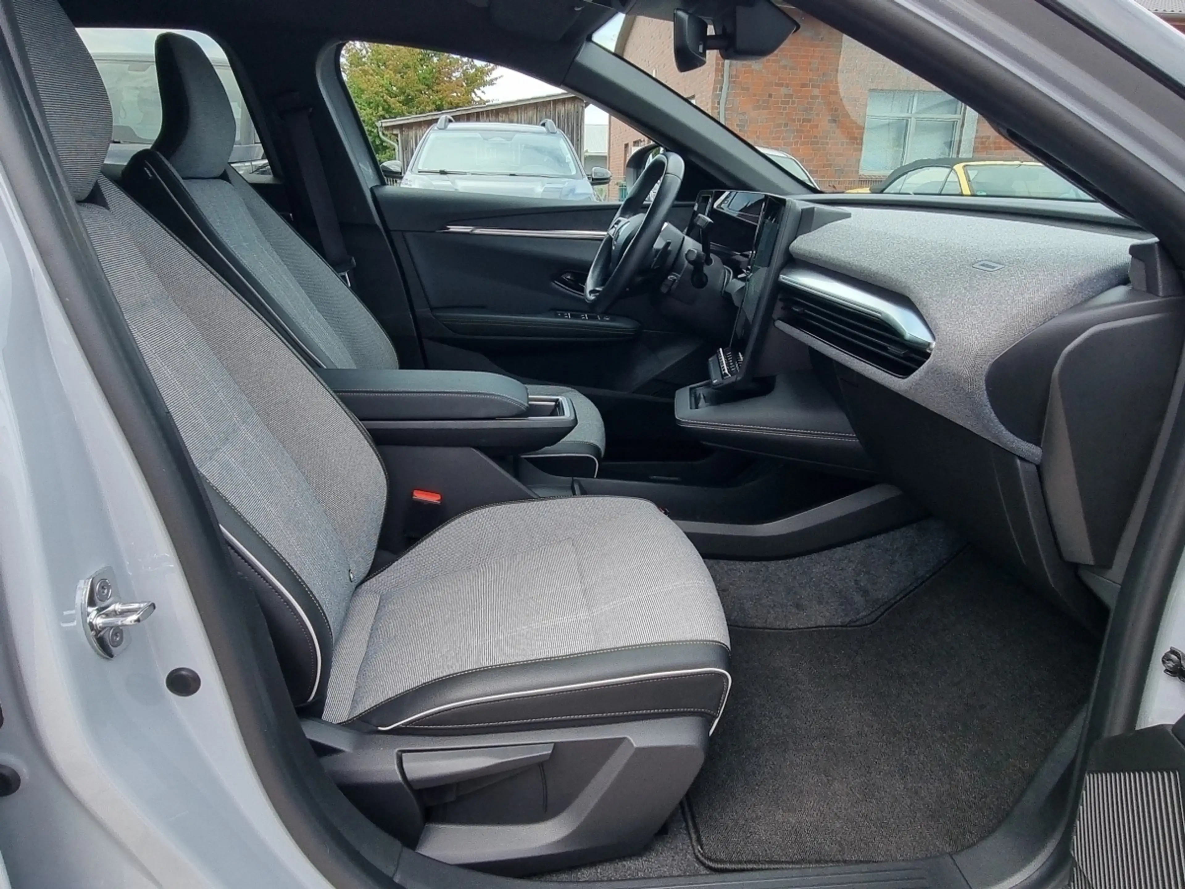 Renault Megane E-Tech TECHNO EV60 220hp optimum charge — photo 13
