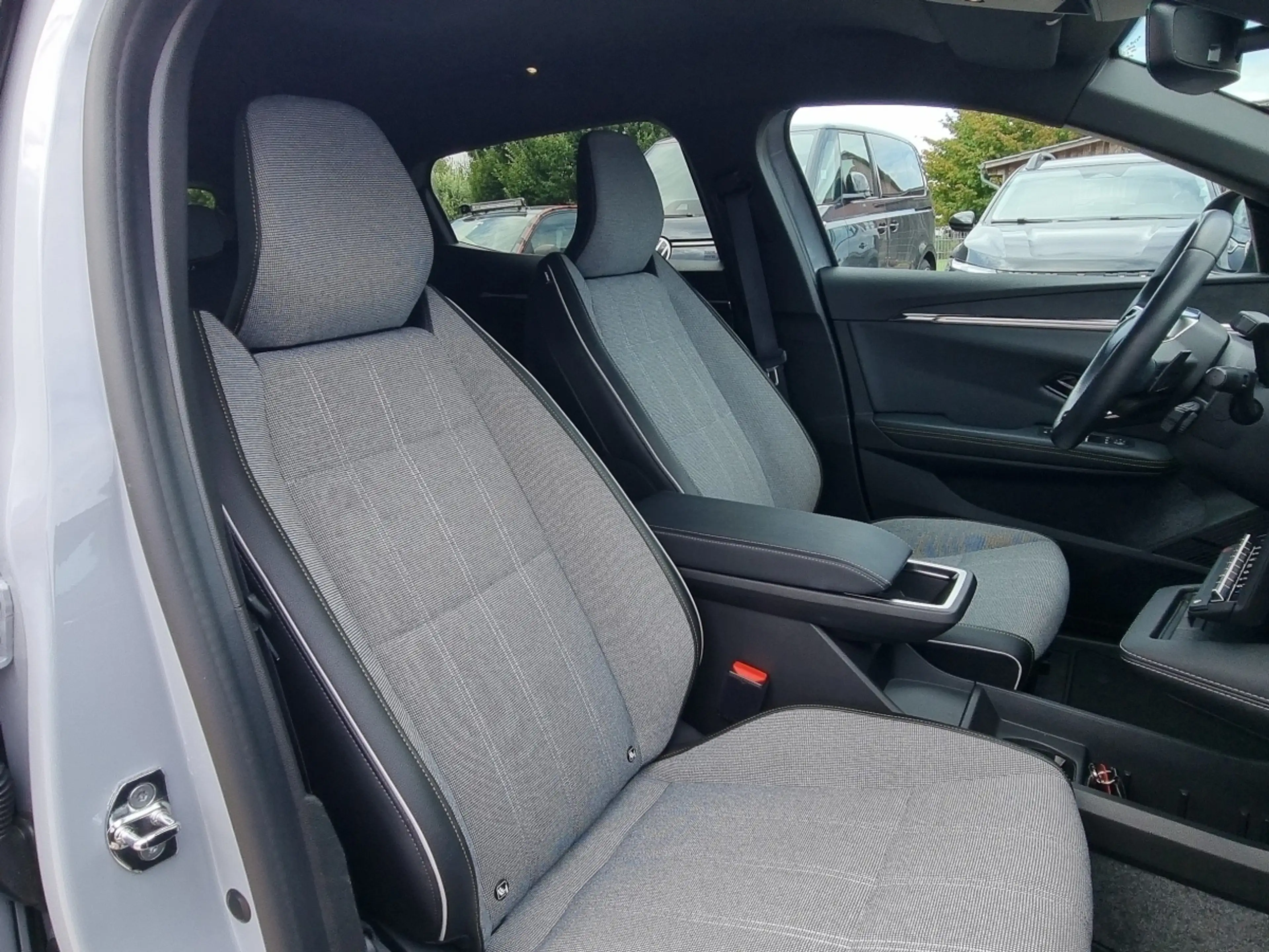 Renault Megane E-Tech TECHNO EV60 220hp optimum charge — photo 14