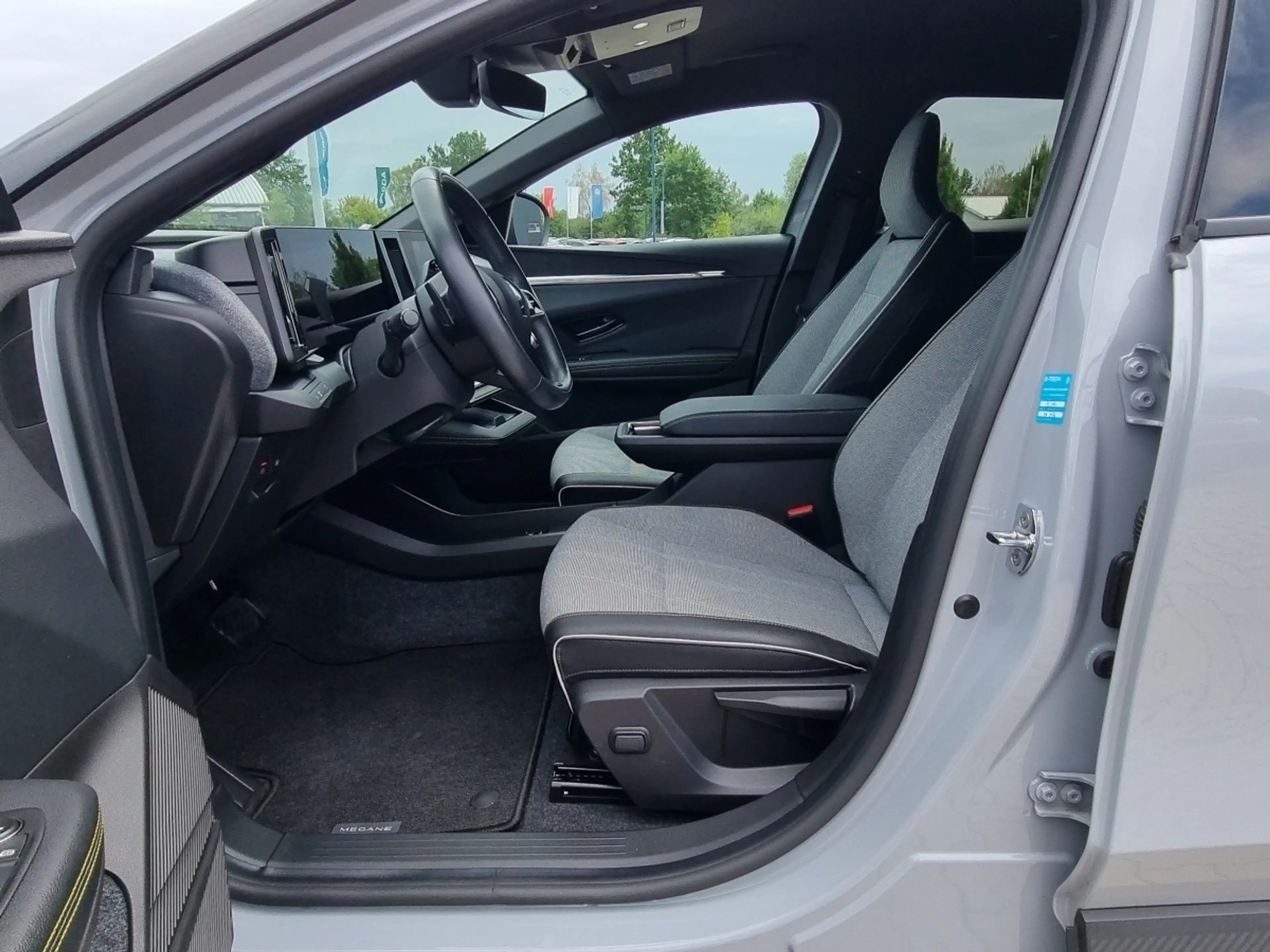 Renault Megane E-Tech TECHNO EV60 220hp optimum charge — photo 6