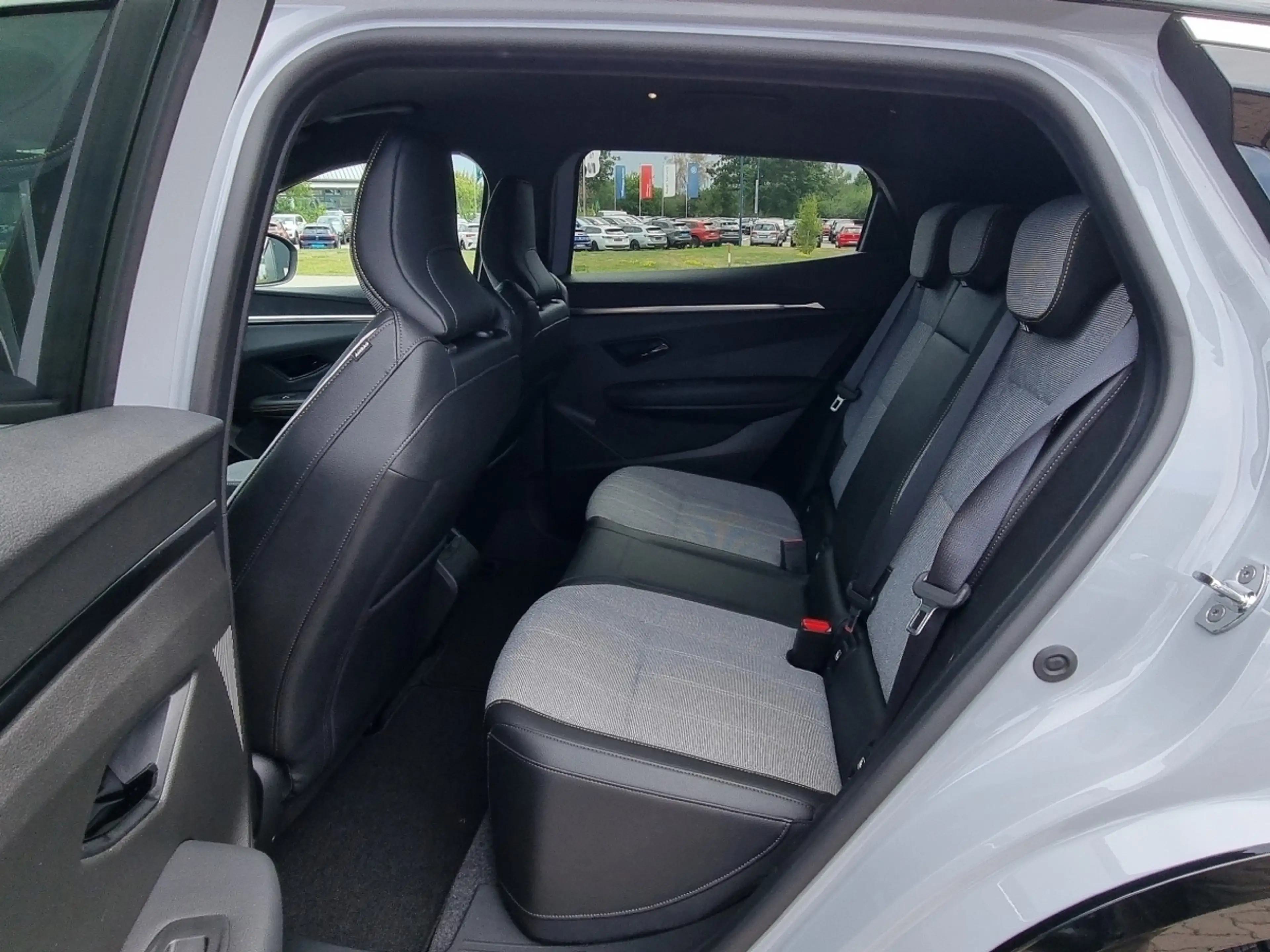 Renault Megane E-Tech TECHNO EV60 220hp optimum charge — photo 10