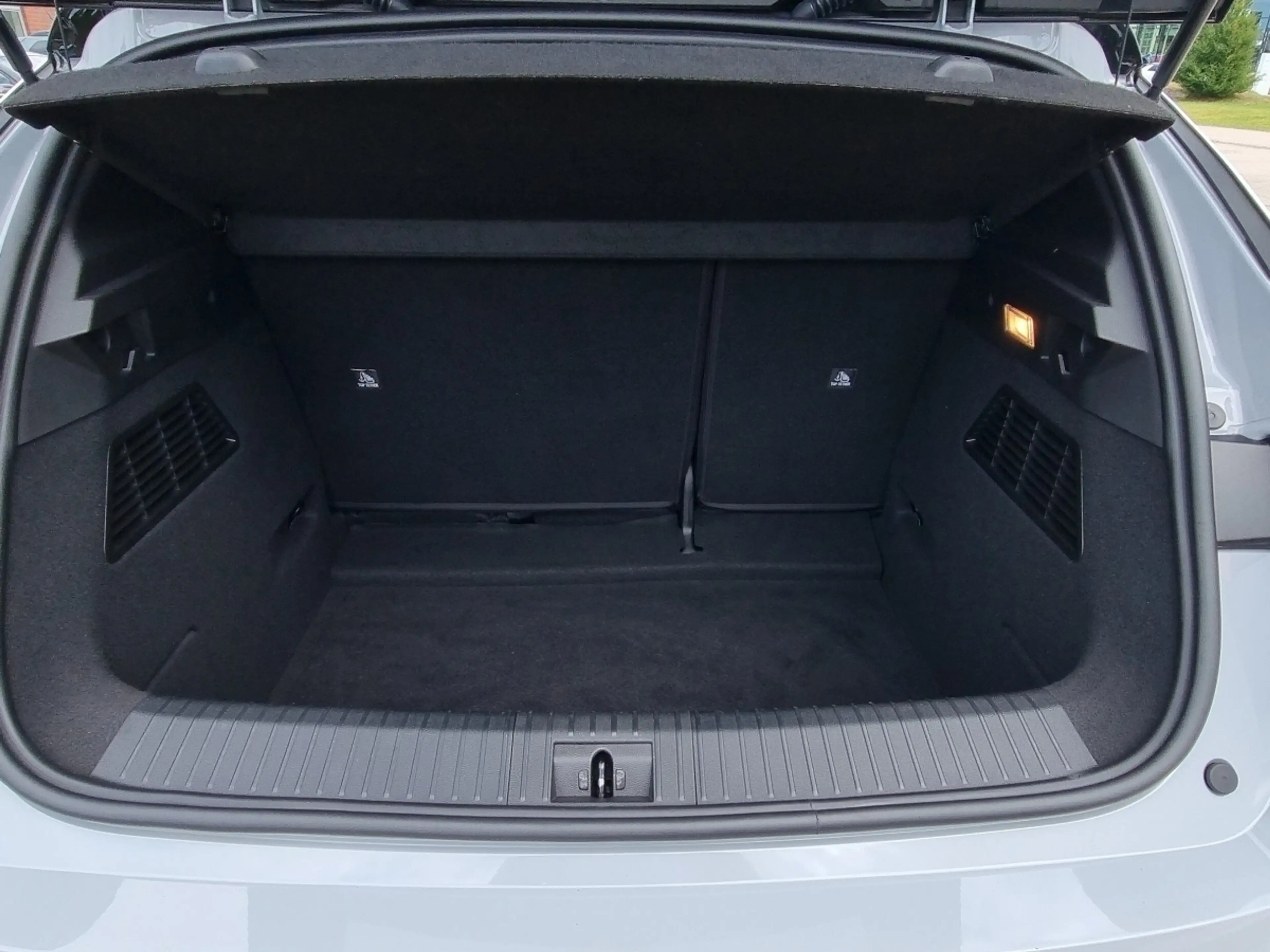 Renault Megane E-Tech TECHNO EV60 220hp optimum charge — photo 11