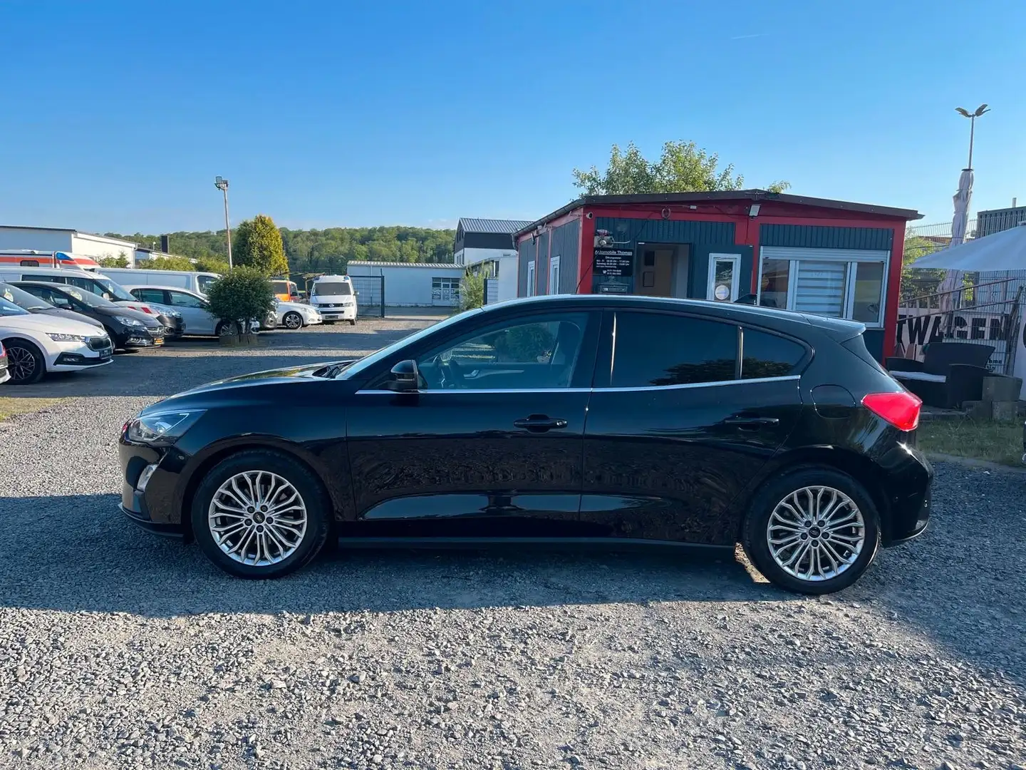 Ford Focus Lim. Titanium/NAVI/KAMERA/TÜV NEU Negro - 1