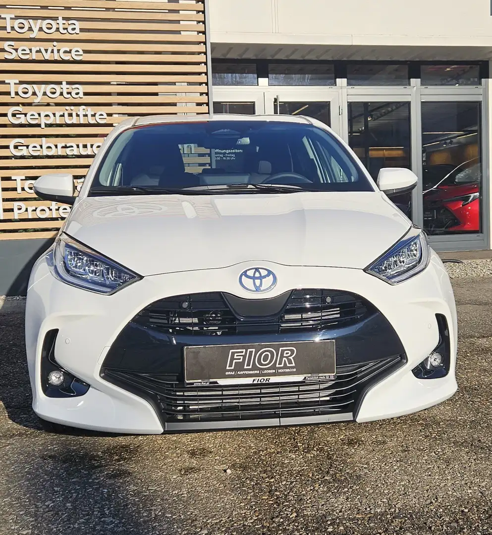 Toyota Yaris 1,5 VVT-i Hybrid Active Drive 3,99% Fix Zins Weiß - 2