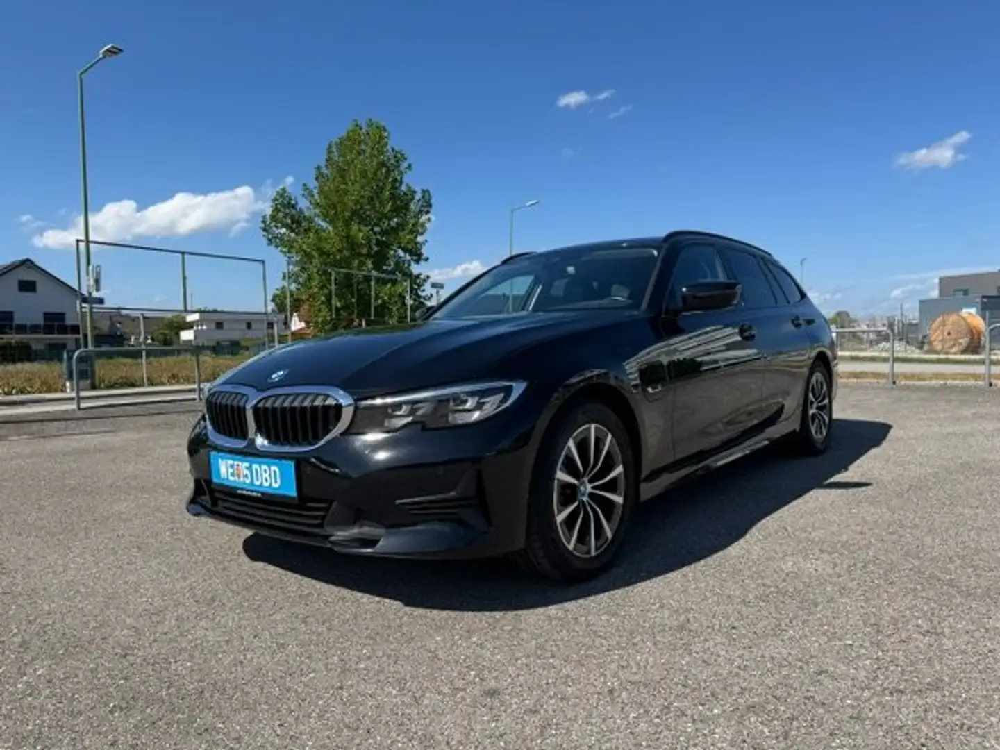 BMW 320 320 e Advantage Schwarz - 1