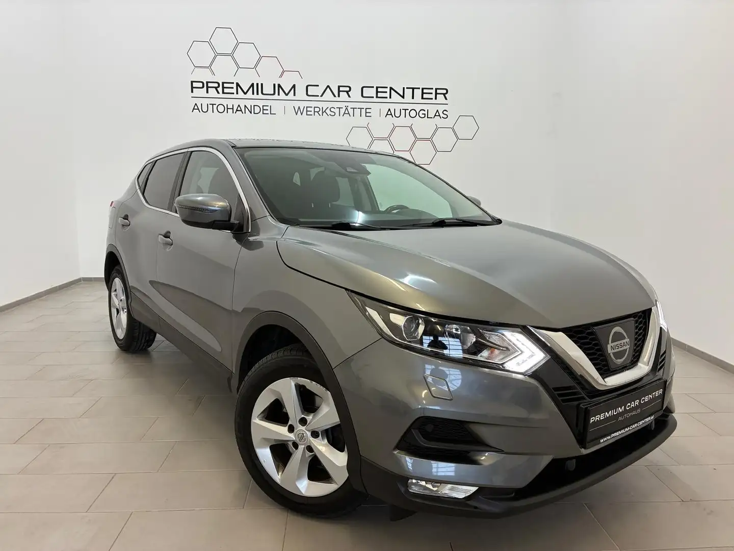 Nissan Qashqai Acenta DIG-T Connecta NAVI / SITZHZG. / TEMPOMAT Grau - 1