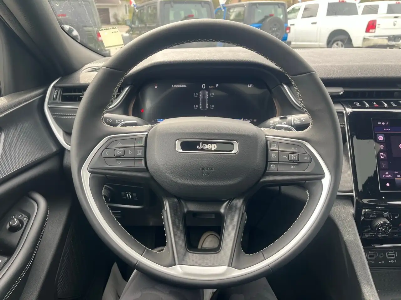 Jeep Grand Cherokee снимка Jeep Grand Cherokee