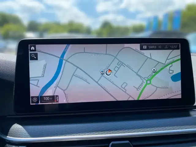 BMW 5 Series view 9