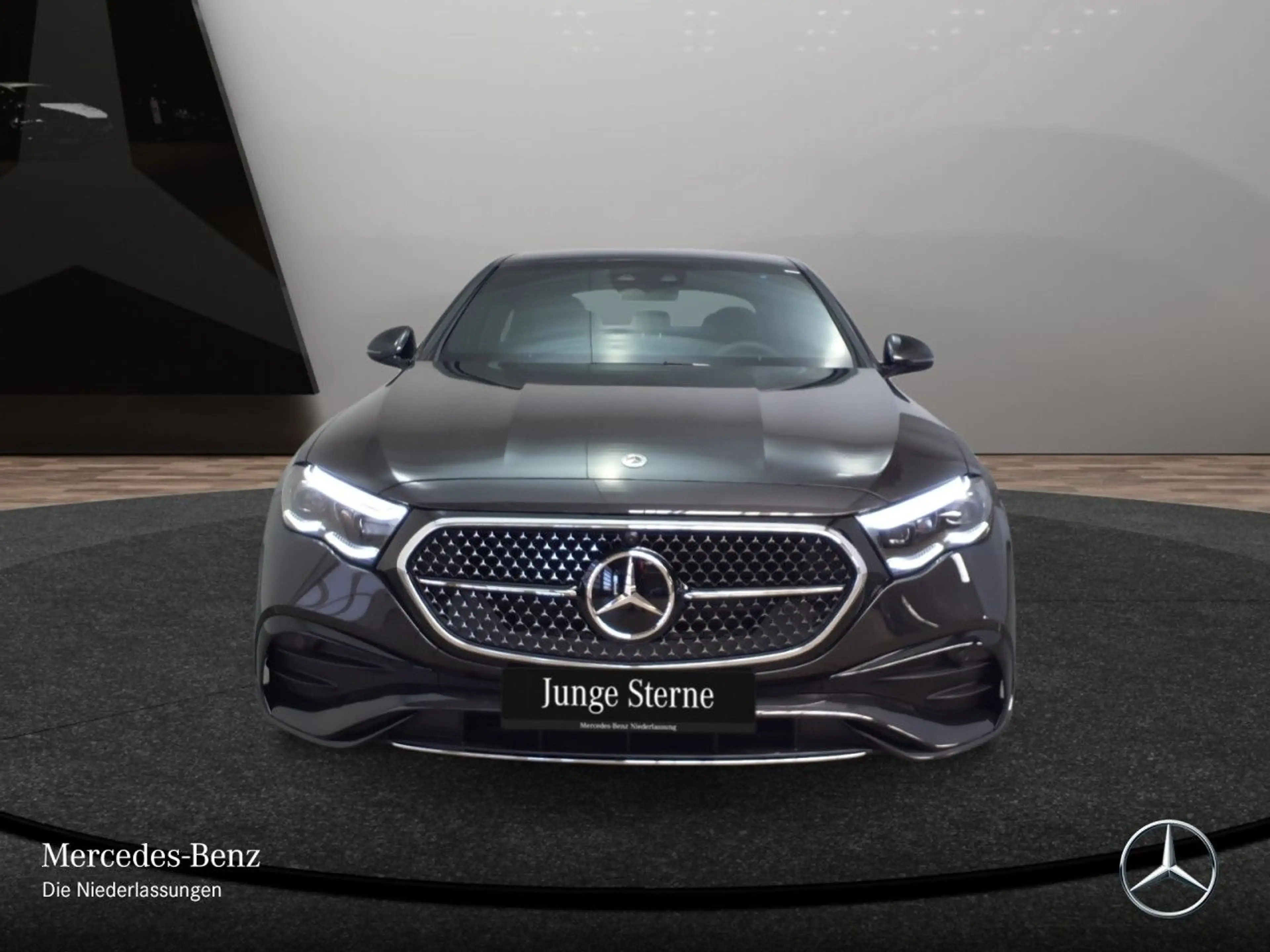 Mercedes-Benz E 450 4M AMG Fahrass WideScreen 360° Distr. AHK 9G — photo 3