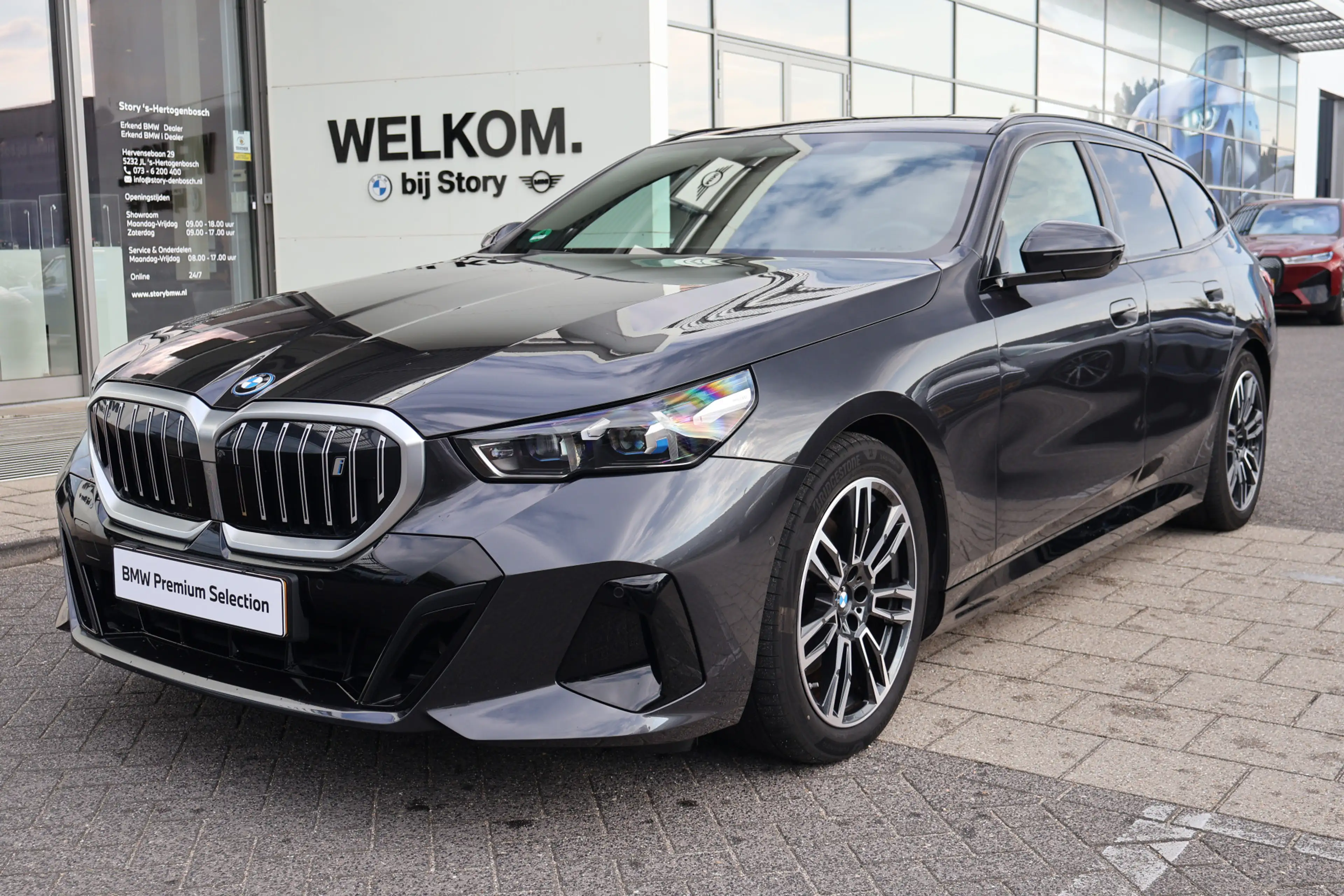BMW i5 Touring eDrive40 M Sport / Trekhaak / Comfort Acce — photo 5