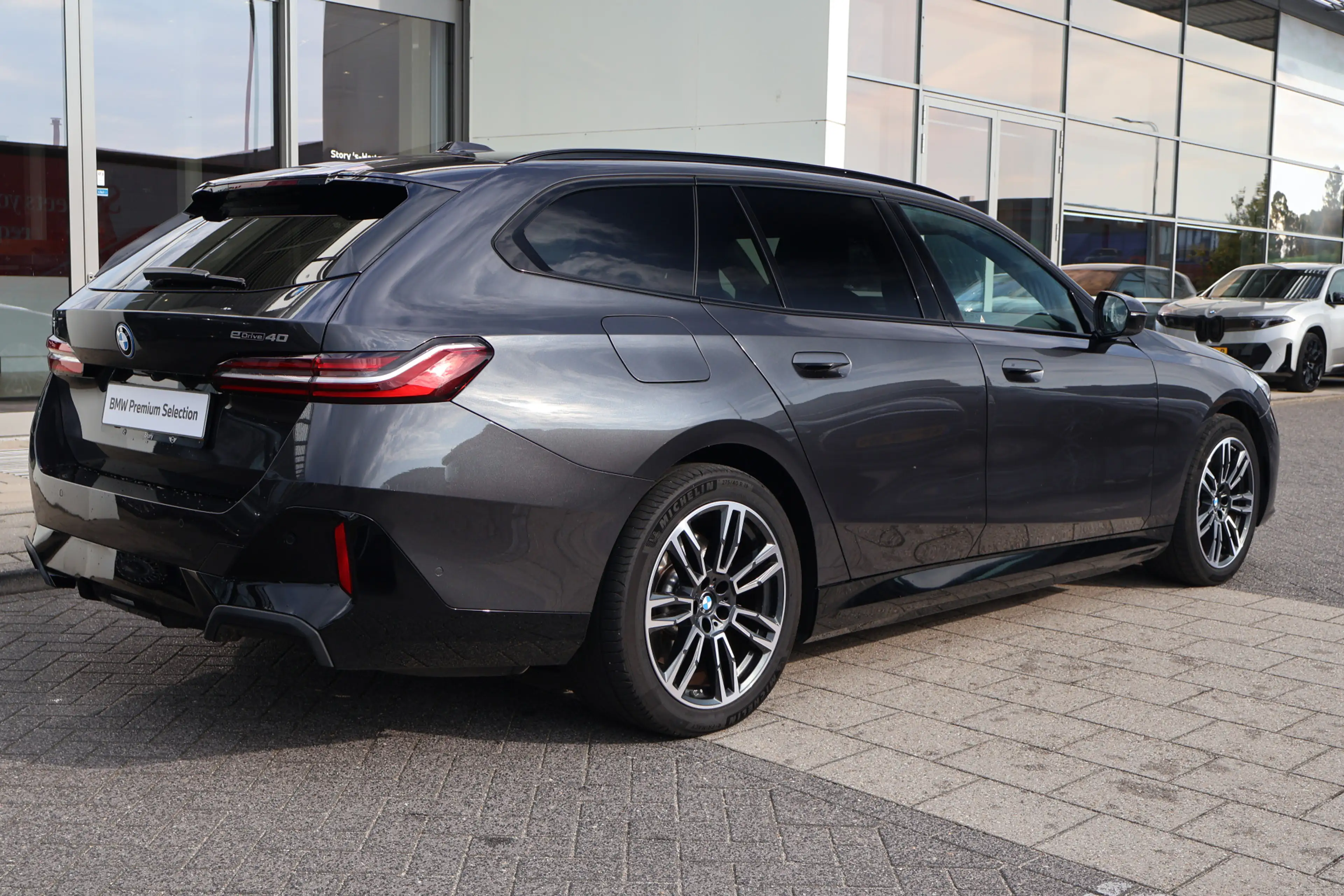 BMW i5 Touring eDrive40 M Sport / Trekhaak / Comfort Acce — photo 9